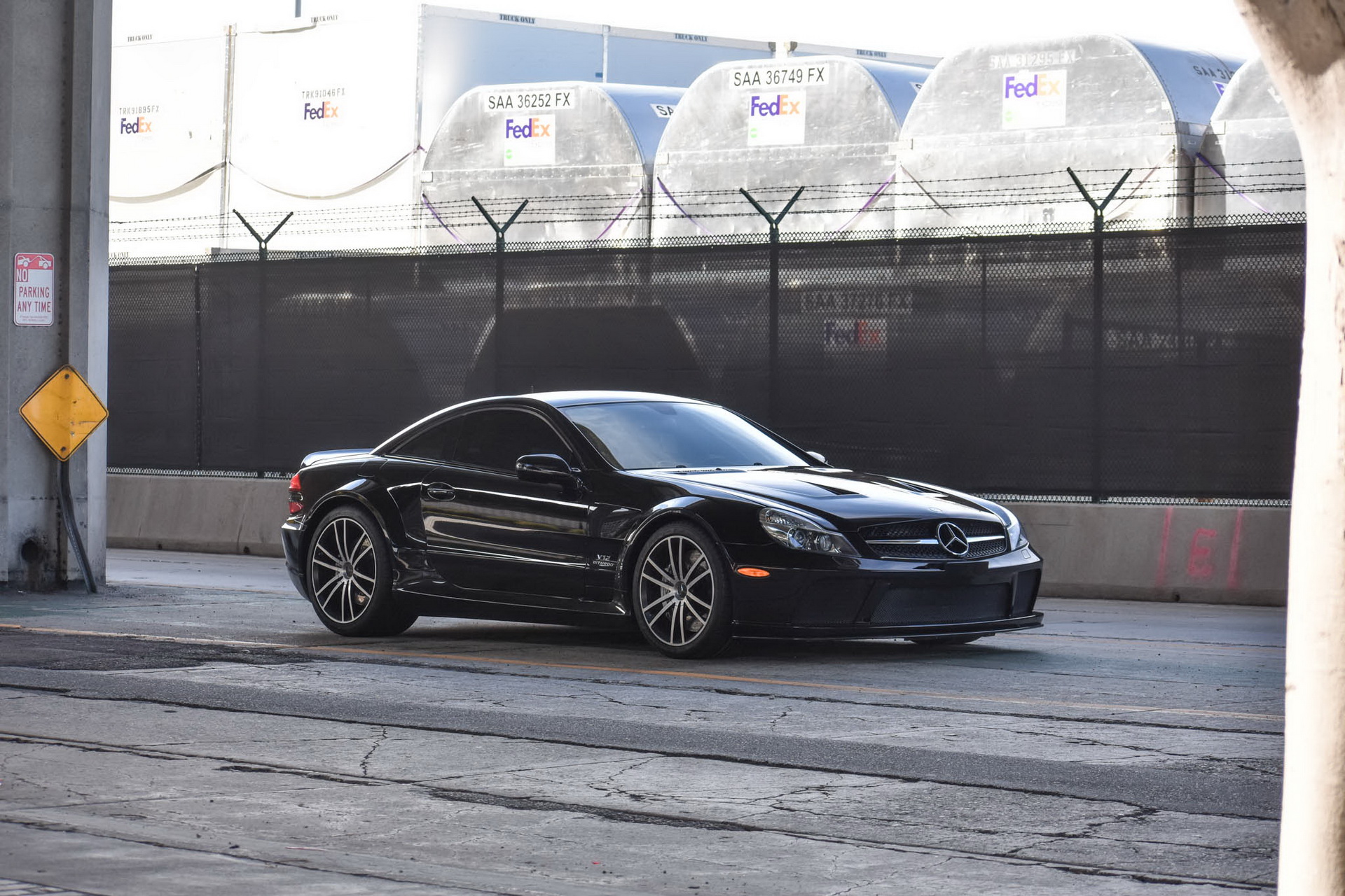 Want To Play Hardcore? Try This 2009 Mercedes-Benz SL65 AMG Black Series
