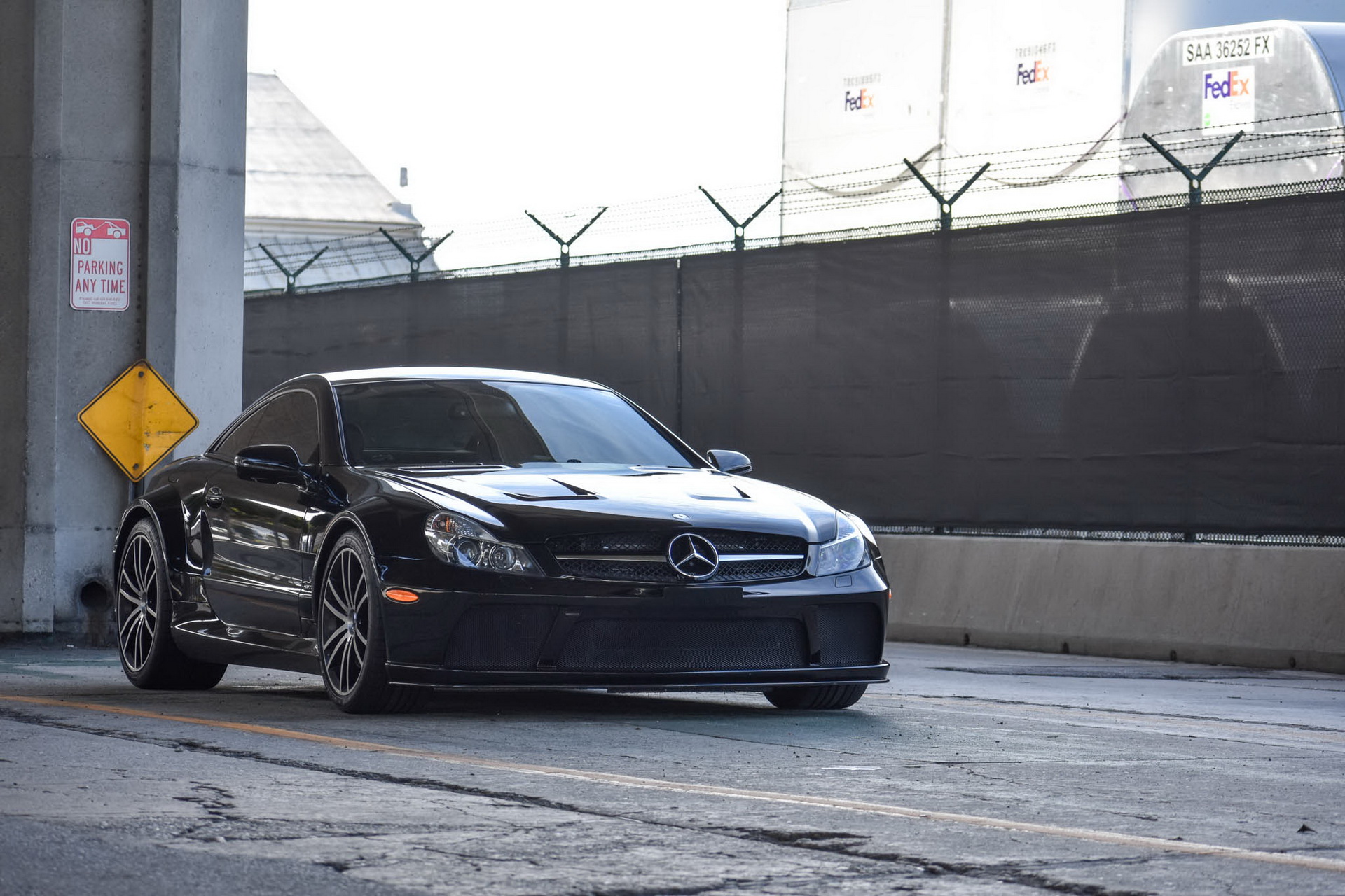 Want To Play Hardcore? Try This 2009 Mercedes-Benz SL65 AMG Black Series