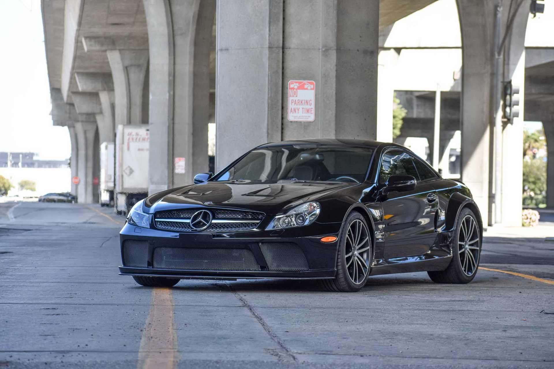 Want To Play Hardcore? Try This 2009 Mercedes-Benz SL65 AMG Black Series