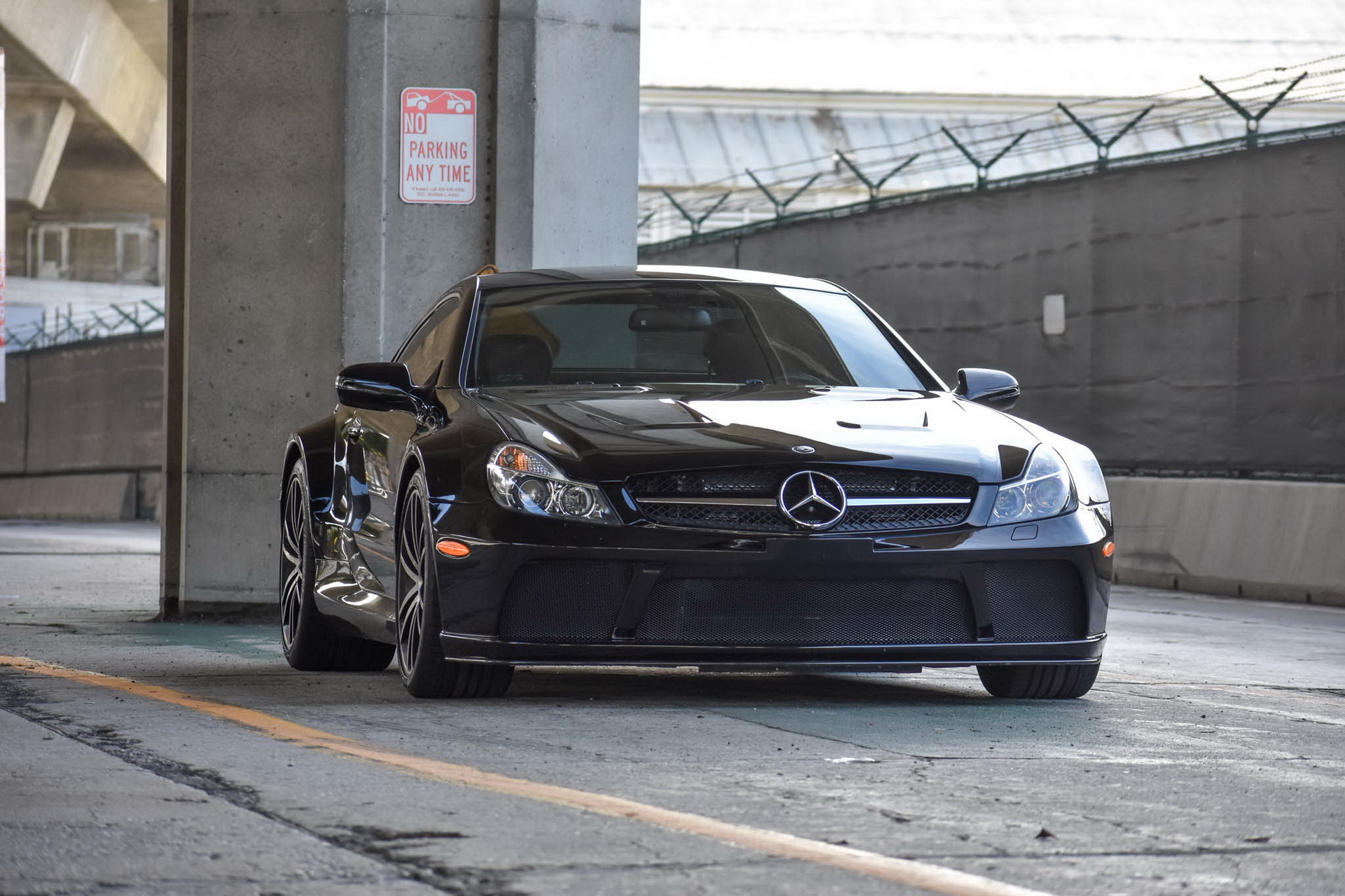 Want To Play Hardcore? Try This 2009 Mercedes-Benz SL65 AMG Black Series