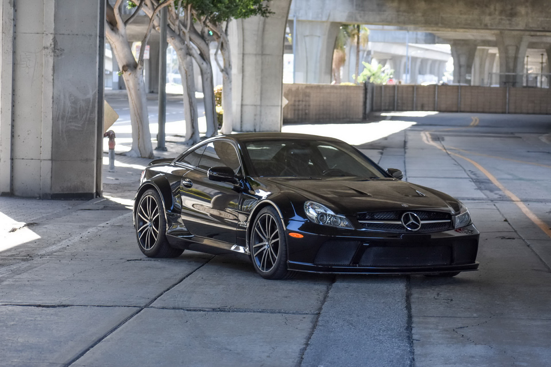 Want To Play Hardcore? Try This 2009 Mercedes-Benz SL65 AMG Black Series