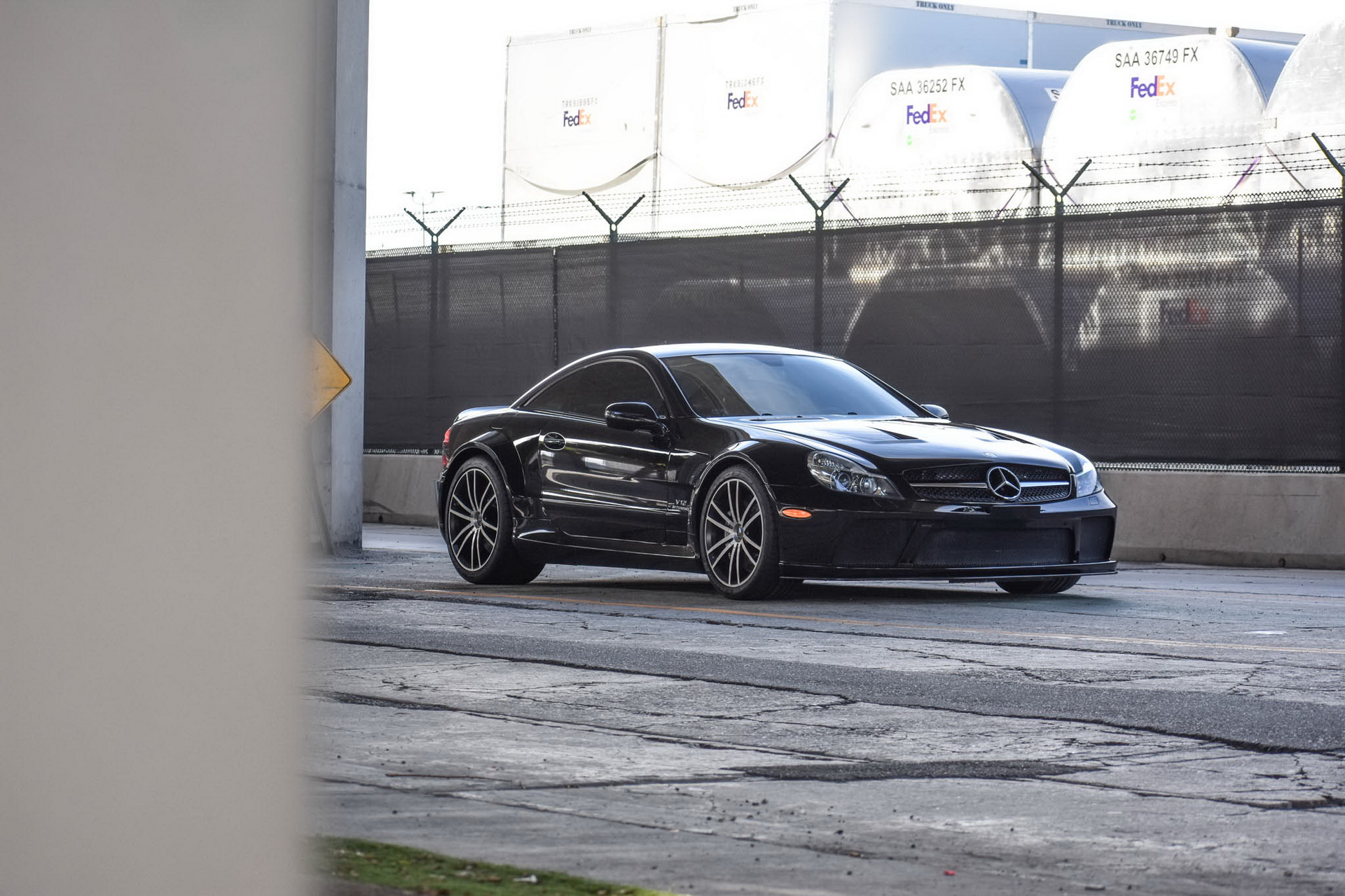 Want To Play Hardcore? Try This 2009 Mercedes-Benz SL65 AMG Black Series