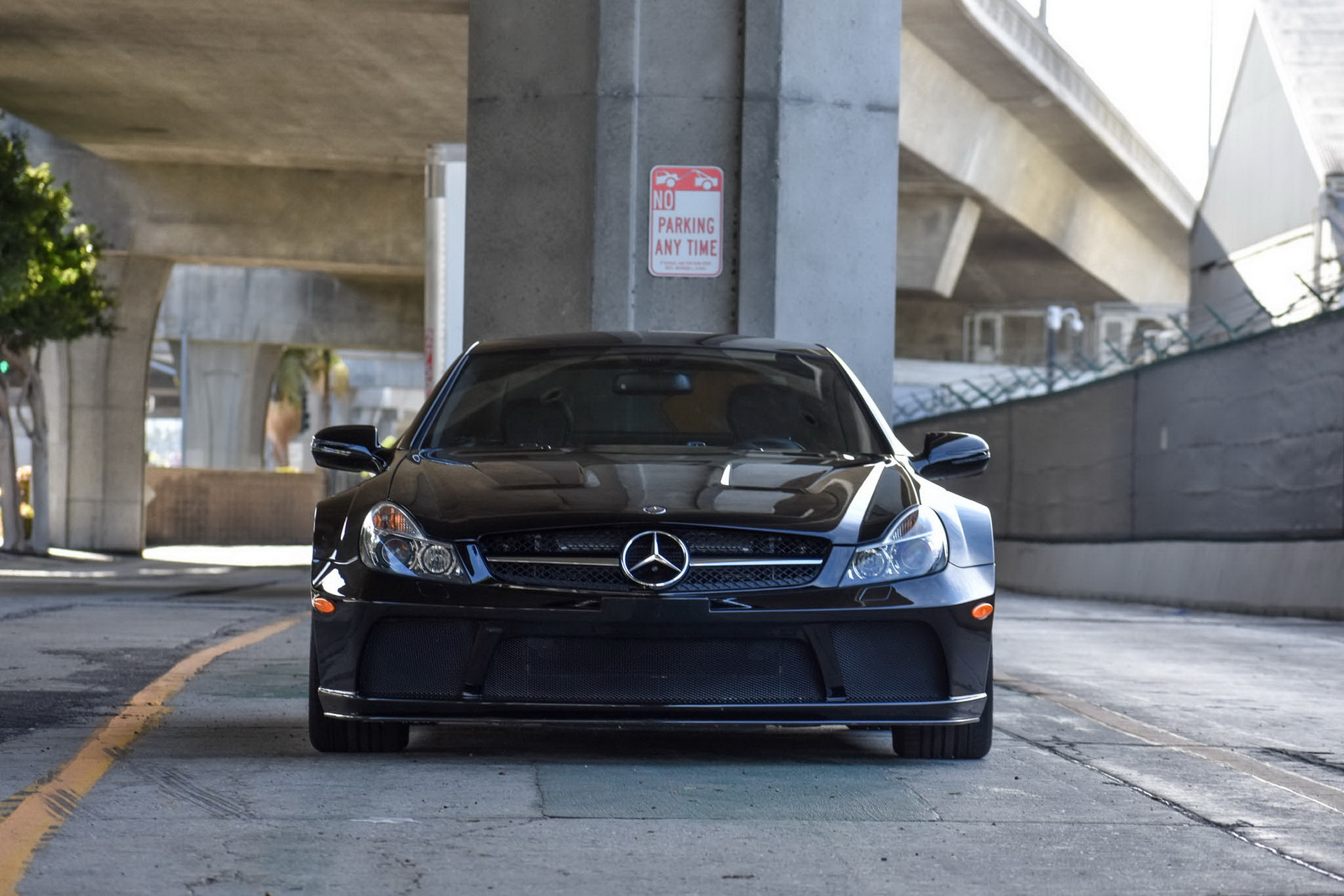 Want To Play Hardcore? Try This 2009 Mercedes-Benz SL65 AMG Black Series