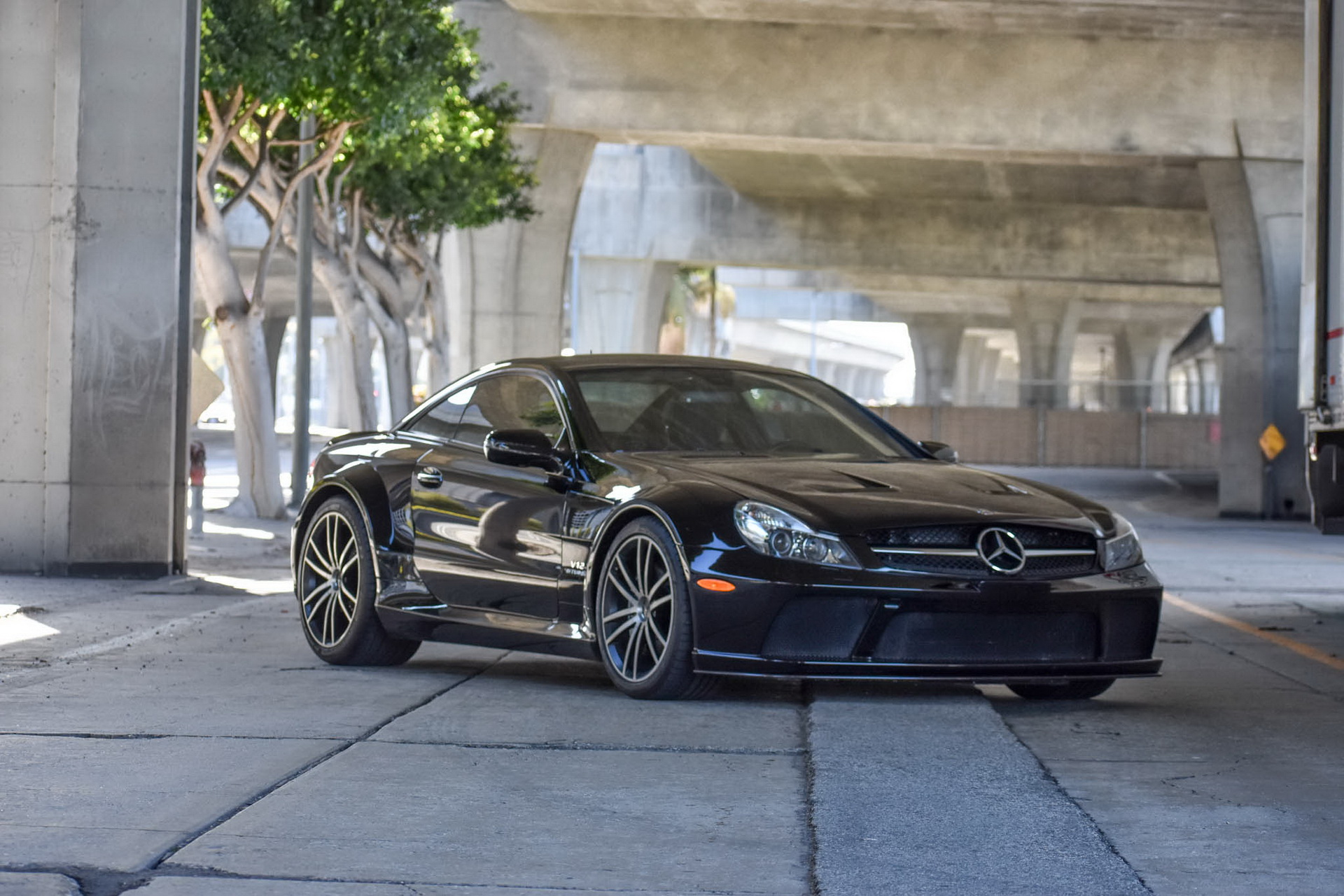 Want To Play Hardcore? Try This 2009 Mercedes-Benz SL65 AMG Black Series