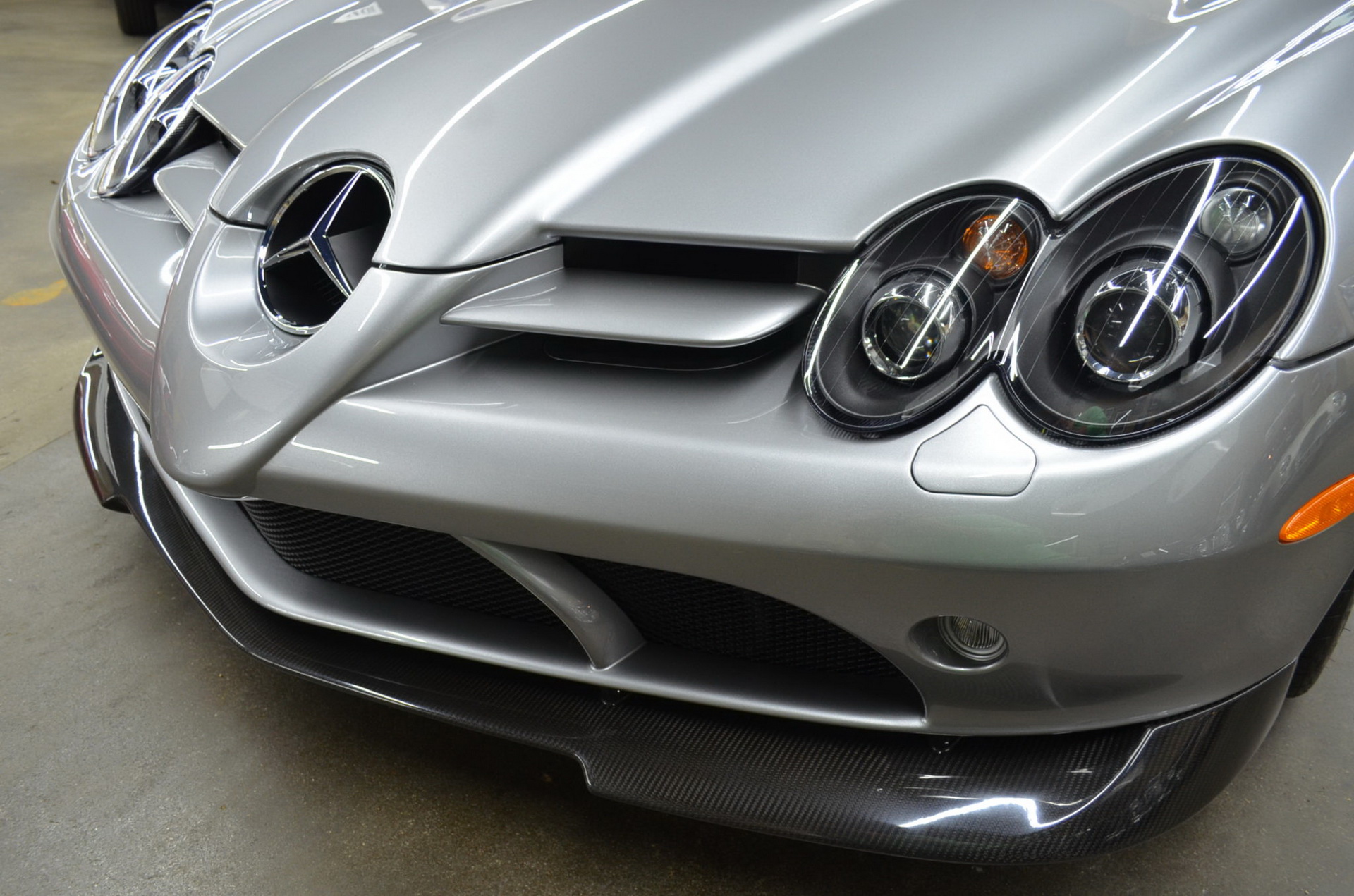 2.7k-Mile Mercedes SLR McLaren 722 S Roadster Is A Proper German Exotic