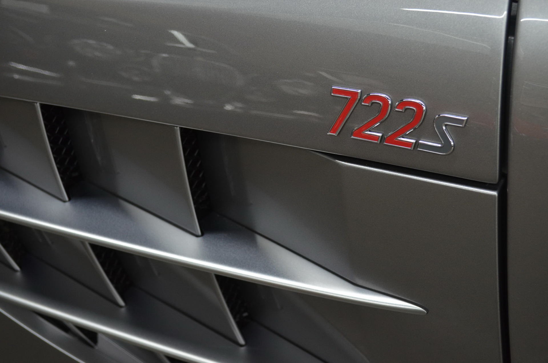 2.7k-Mile Mercedes SLR McLaren 722 S Roadster Is A Proper German Exotic