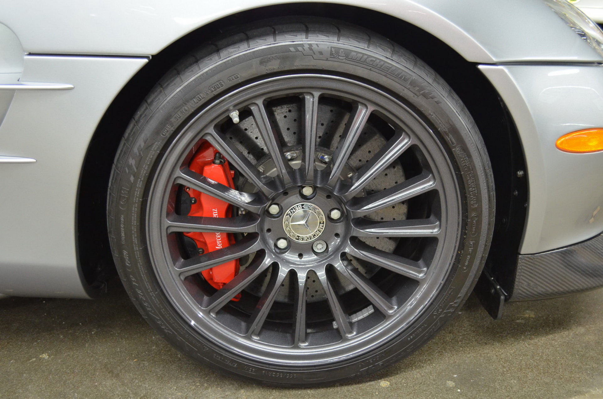 2.7k-Mile Mercedes SLR McLaren 722 S Roadster Is A Proper German Exotic