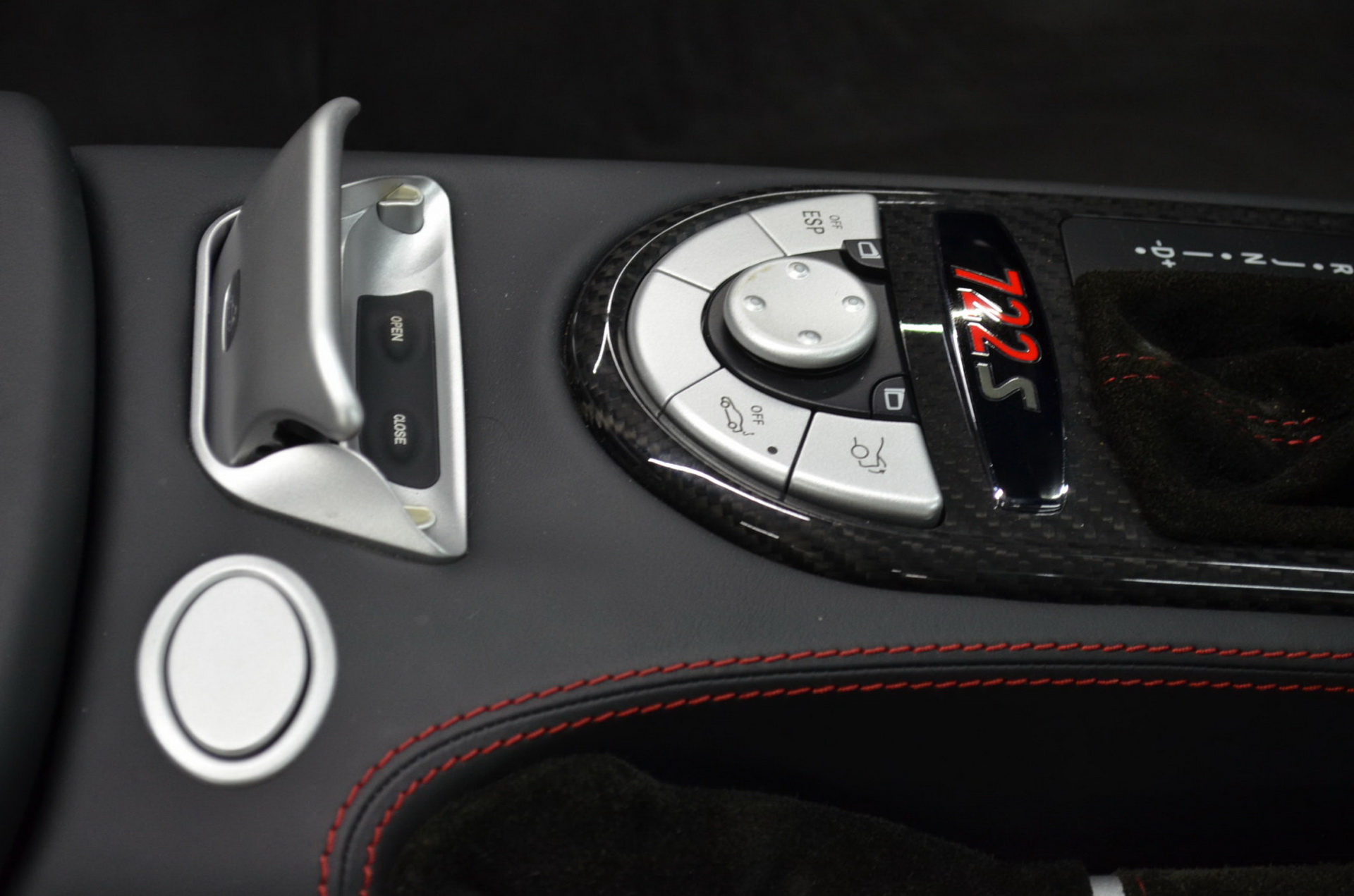 2.7k-Mile Mercedes SLR McLaren 722 S Roadster Is A Proper German Exotic