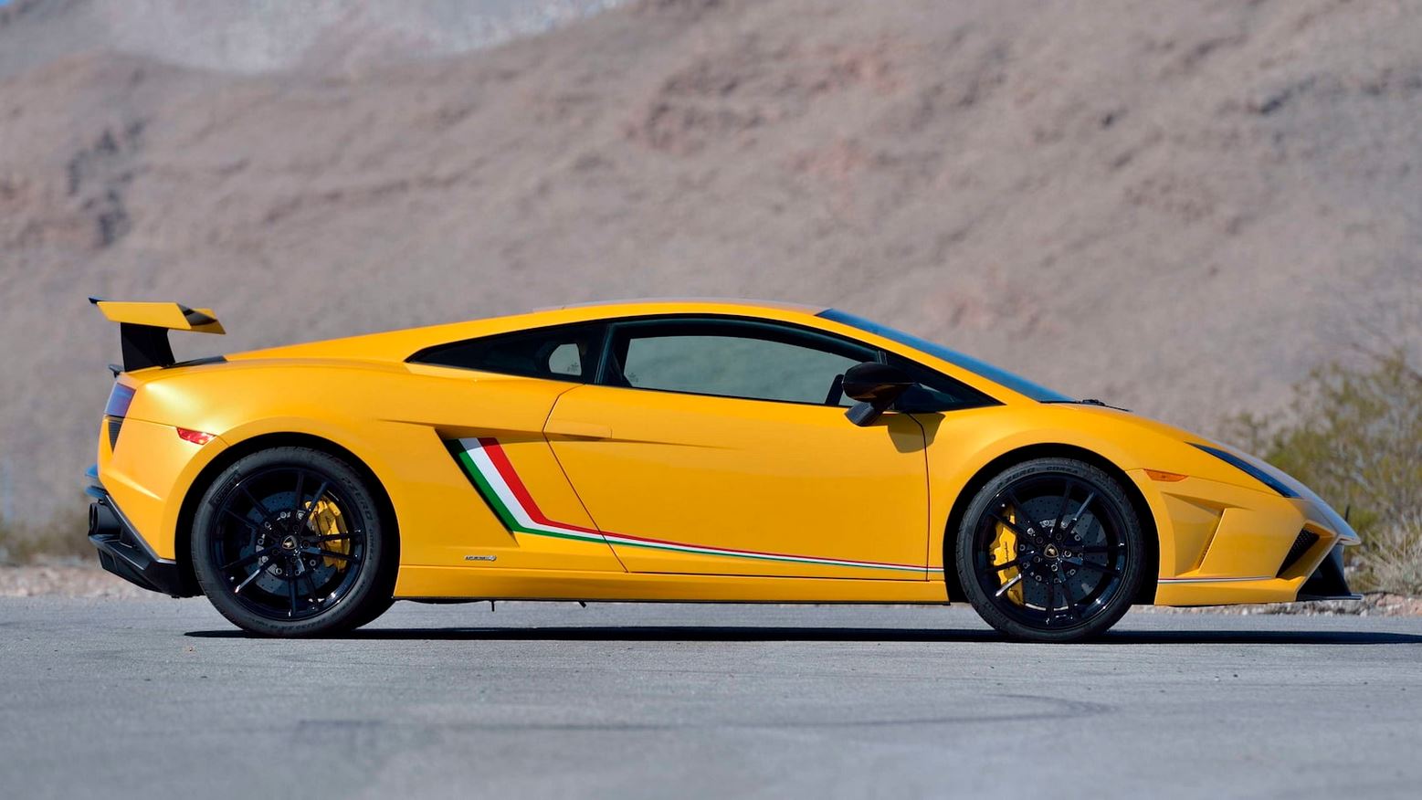 Rare Lamborghini Gallardo LP 570-4 Squadra Corse Is A Street-Legal Racer