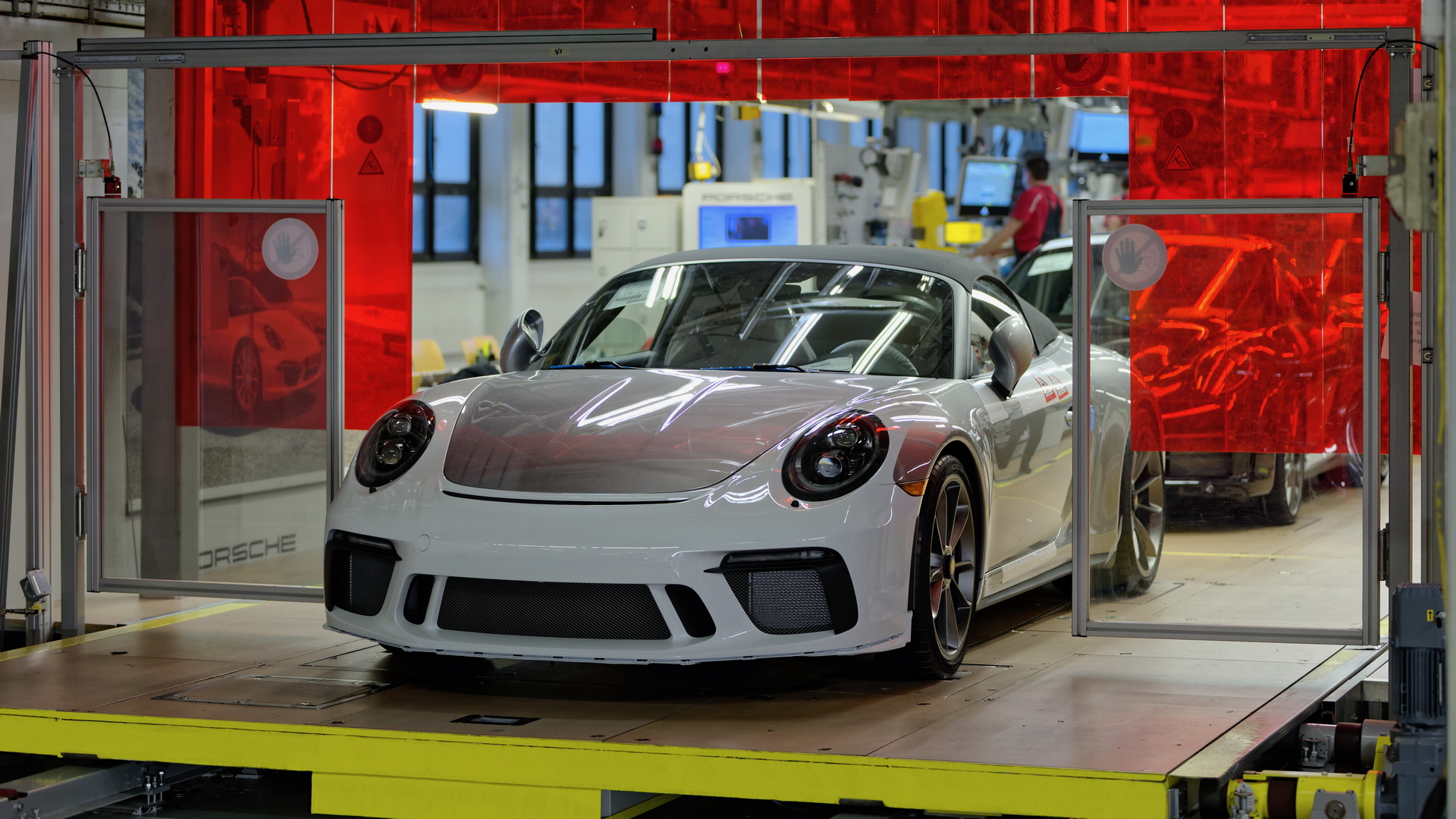 Final 991-Generation Porsche 911 Fetches $550,000 At Auction