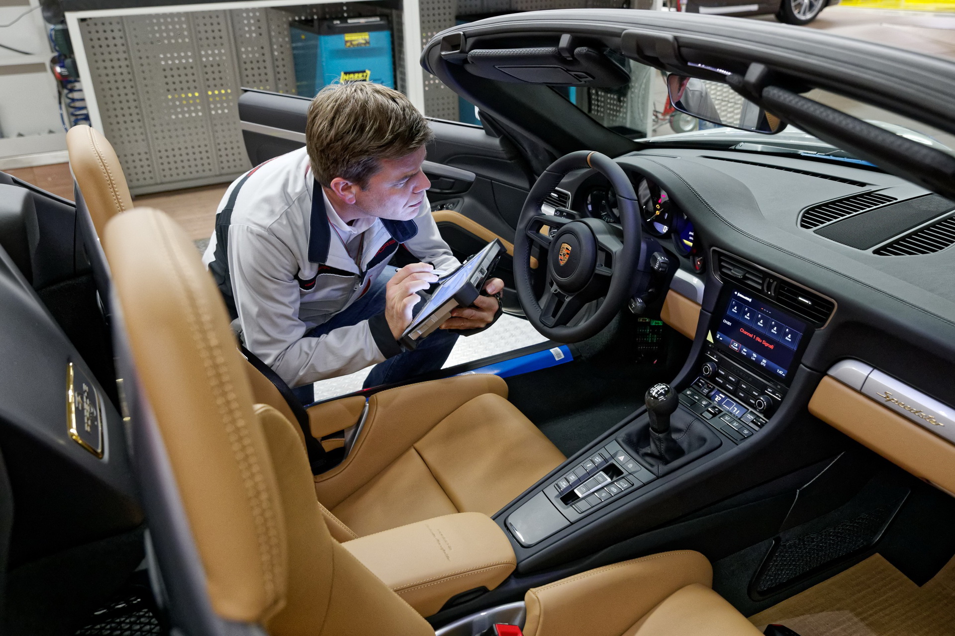 Final 991-Generation Porsche 911 Fetches $550,000 At Auction