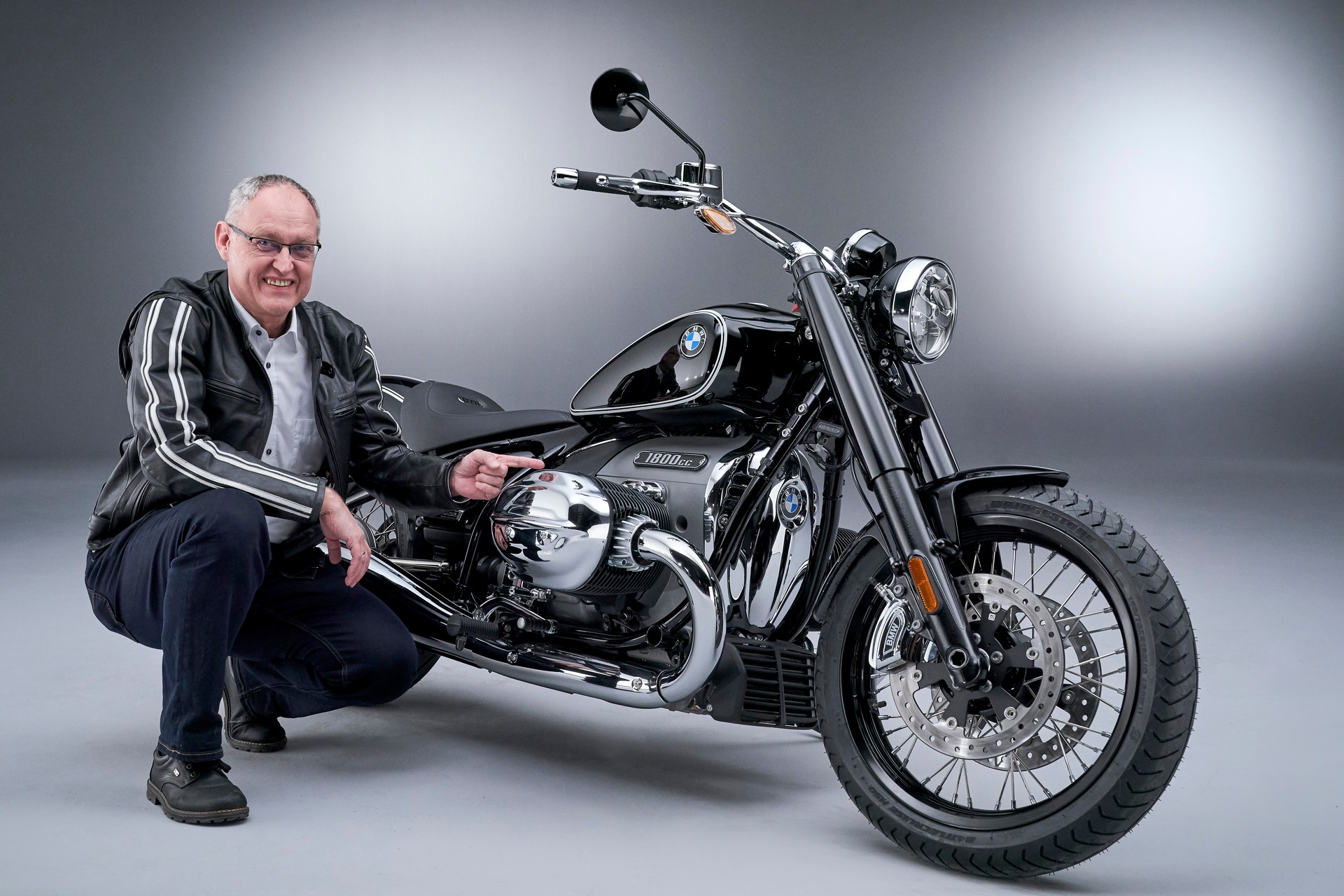 BMW’s New Retro R 18 Comes With An New “Big Boxer” Engine To Remind Us Of Happier Days