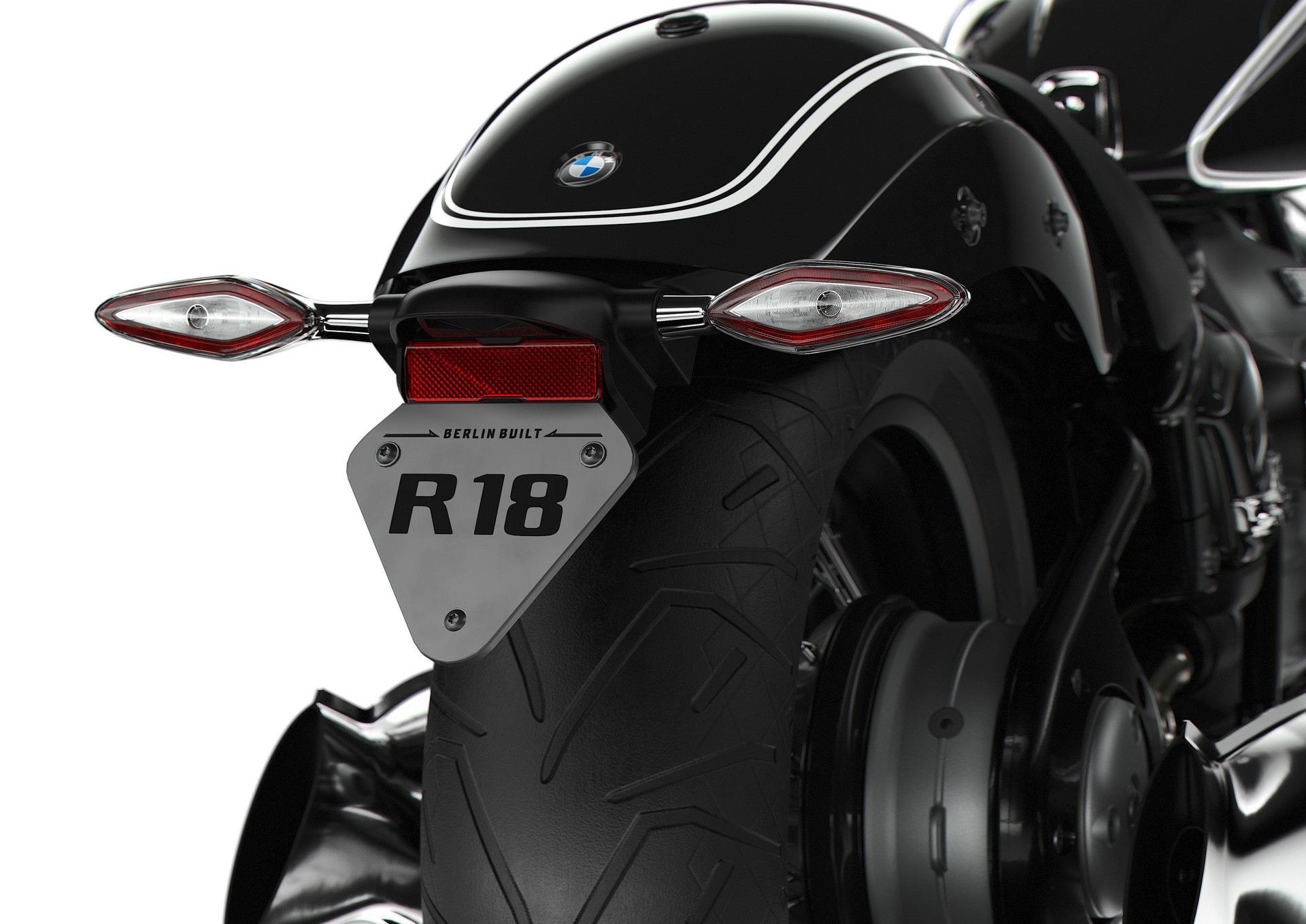 BMW’s New Retro R 18 Comes With An New “Big Boxer” Engine To Remind Us Of Happier Days