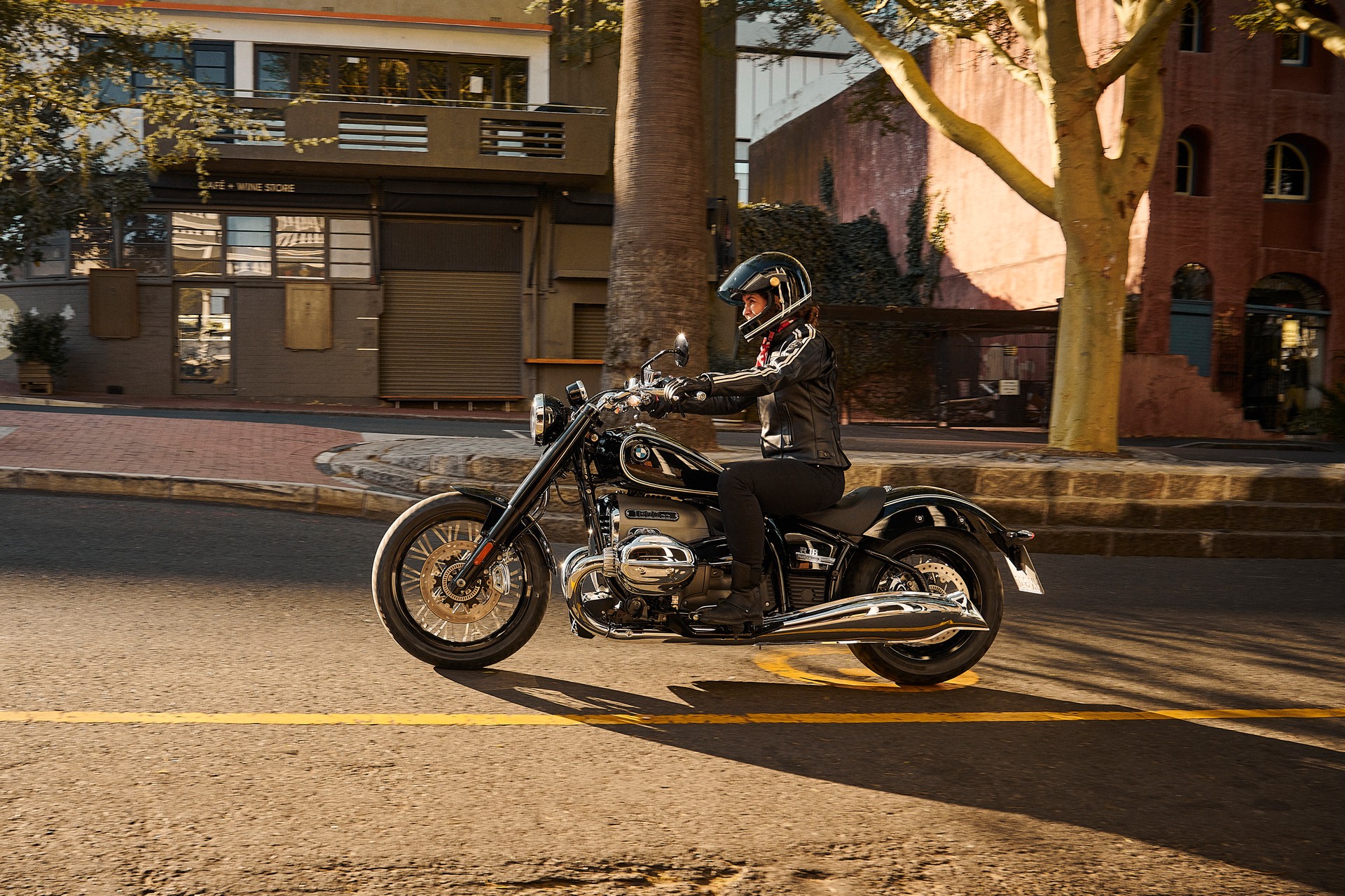 BMW’s New Retro R 18 Comes With An New “Big Boxer” Engine To Remind Us Of Happier Days