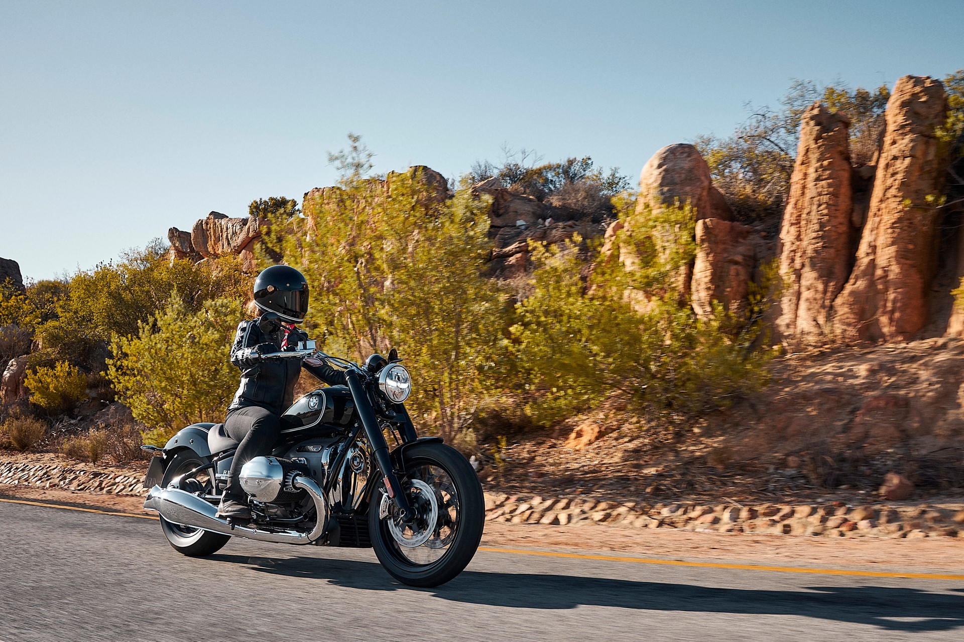 BMW’s New Retro R 18 Comes With An New “Big Boxer” Engine To Remind Us Of Happier Days