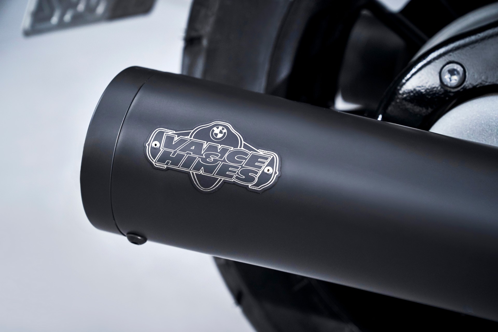 BMW’s New Retro R 18 Comes With An New “Big Boxer” Engine To Remind Us Of Happier Days