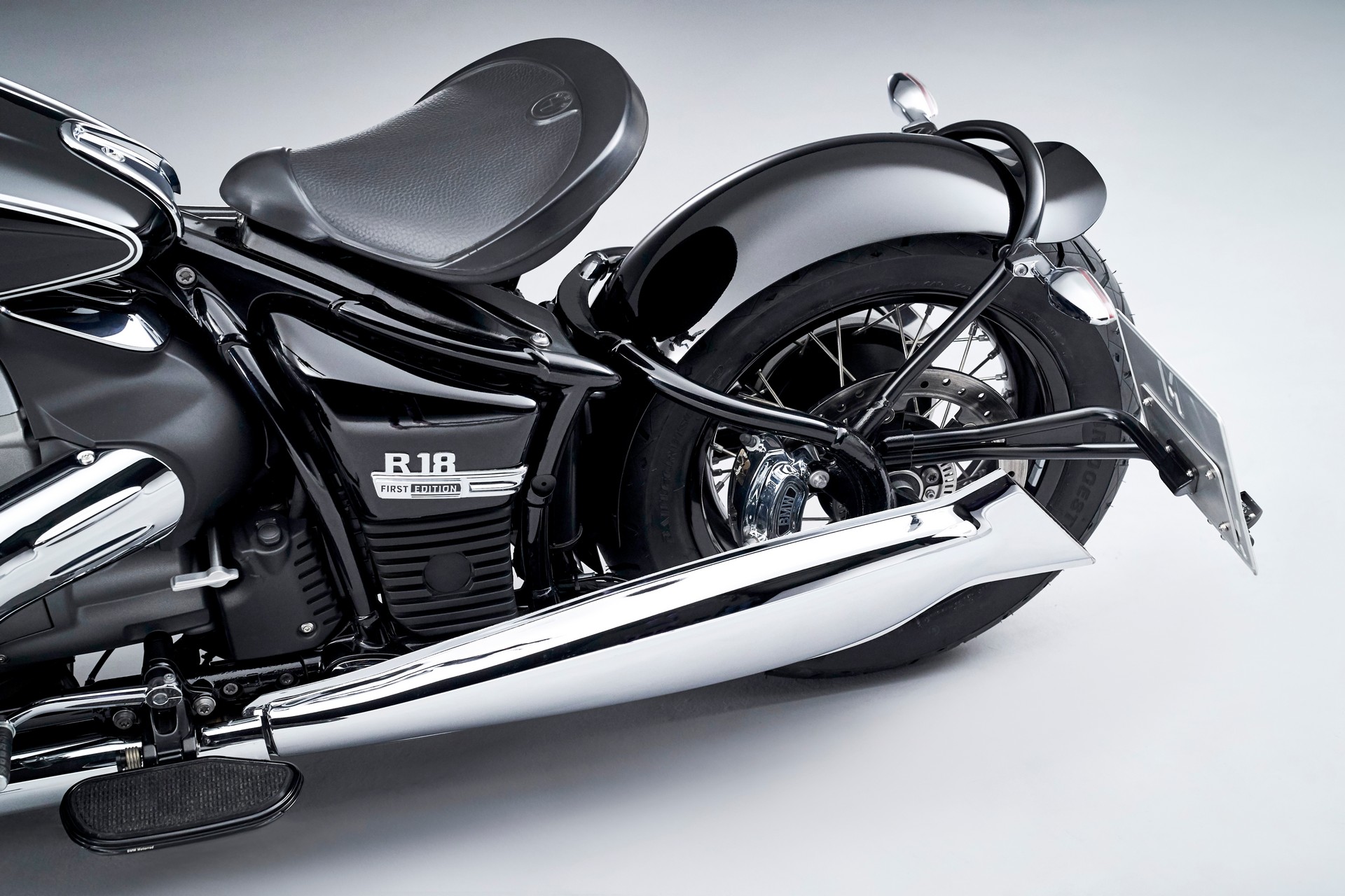 BMW’s New Retro R 18 Comes With An New “Big Boxer” Engine To Remind Us Of Happier Days