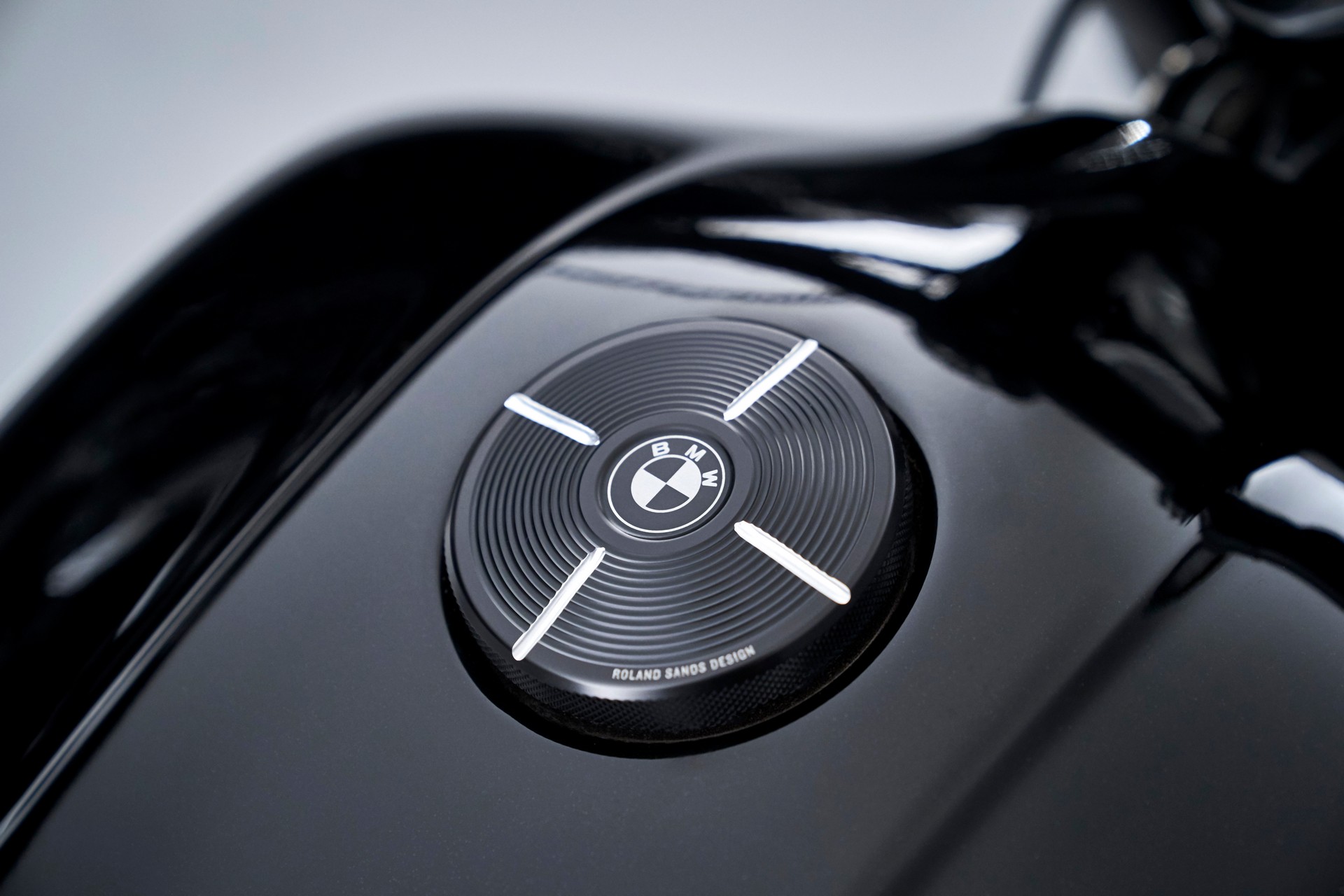 BMW’s New Retro R 18 Comes With An New “Big Boxer” Engine To Remind Us Of Happier Days