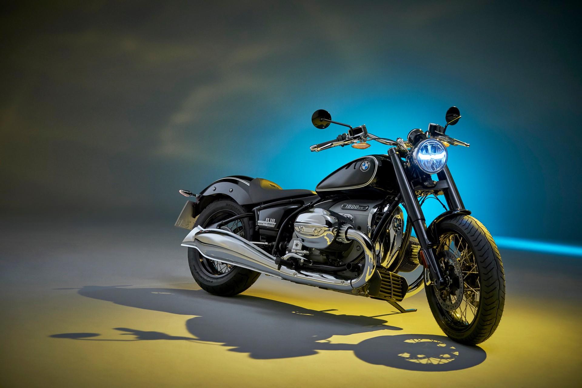 BMW’s New Retro R 18 Comes With An New “Big Boxer” Engine To Remind Us Of Happier Days