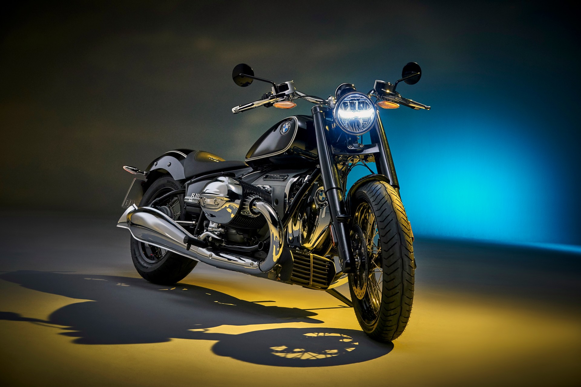 BMW’s New Retro R 18 Comes With An New “Big Boxer” Engine To Remind Us Of Happier Days