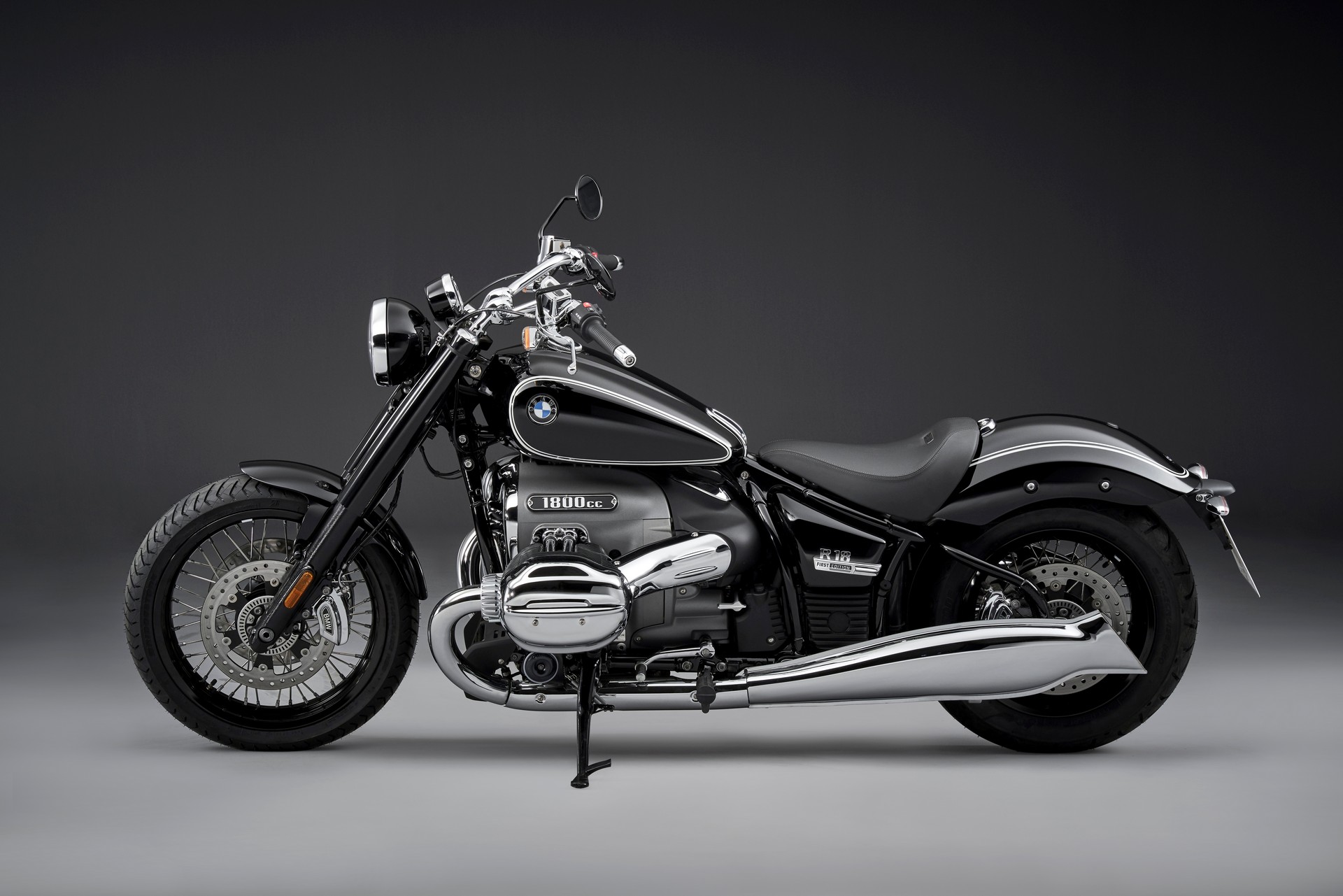 BMW’s New Retro R 18 Comes With An New “Big Boxer” Engine To Remind Us Of Happier Days