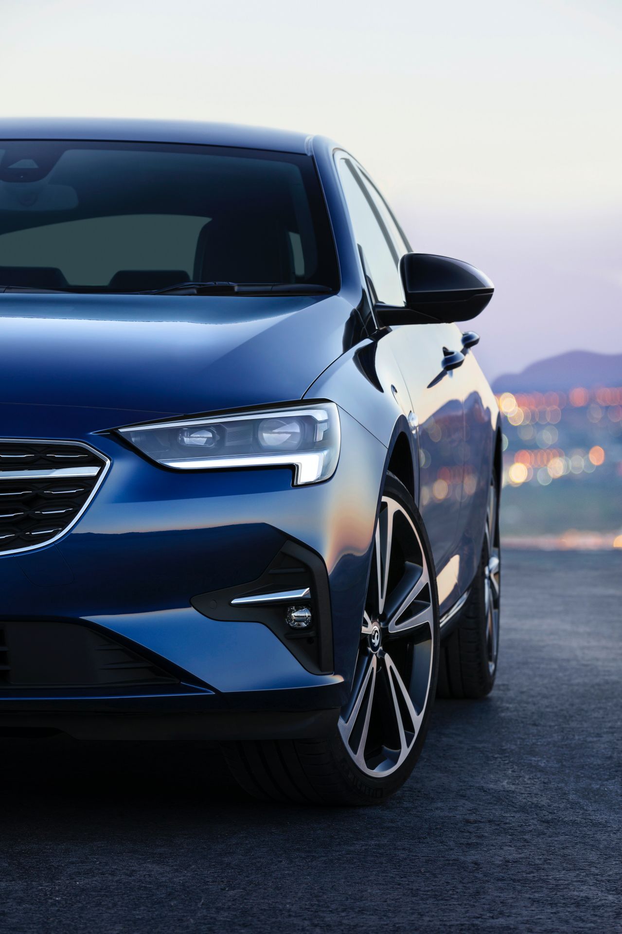 Facelifted Vauxhall Insignia Adds £3k To Base Price, Ditches Estate Model