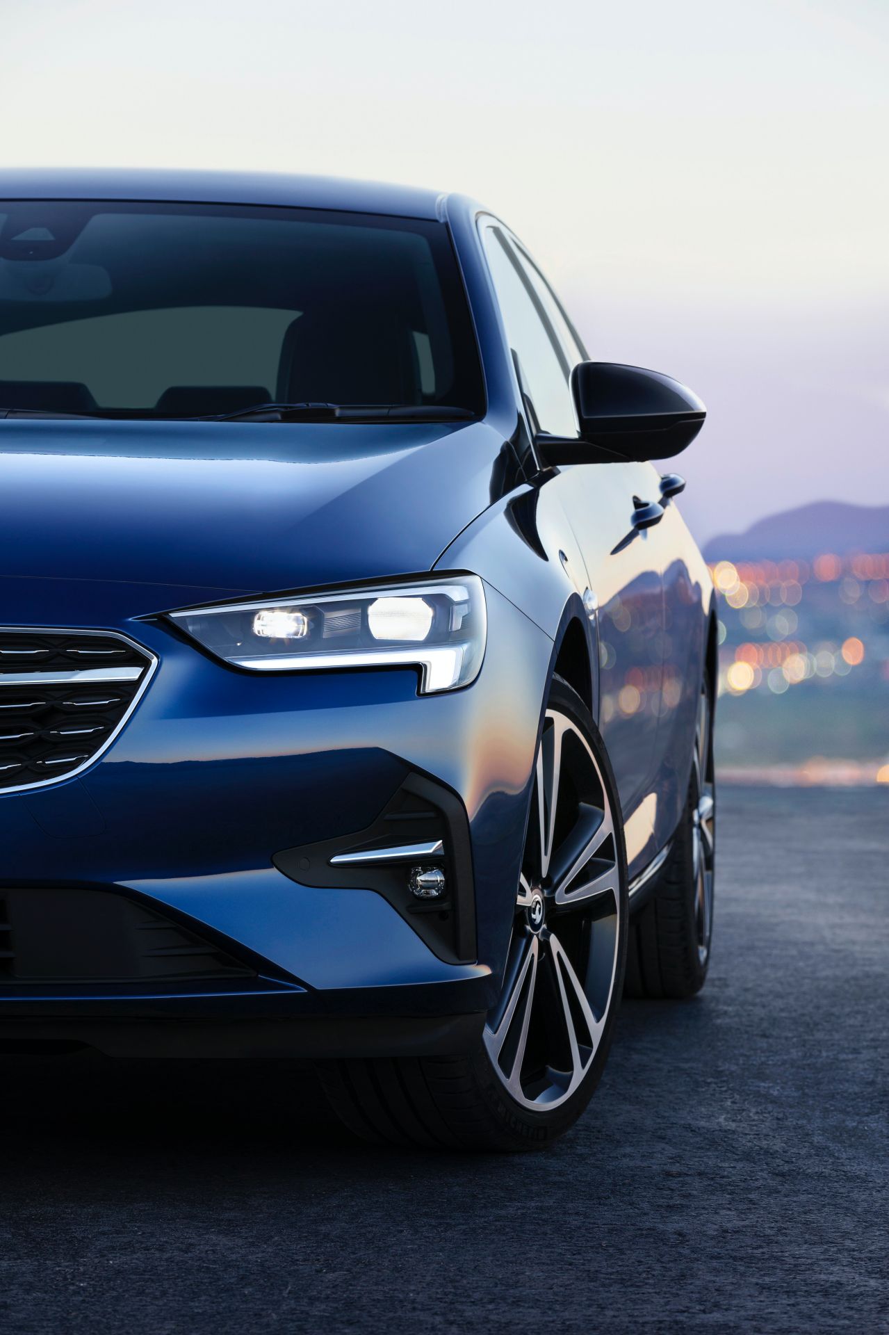 Facelifted Vauxhall Insignia Adds £3k To Base Price, Ditches Estate Model