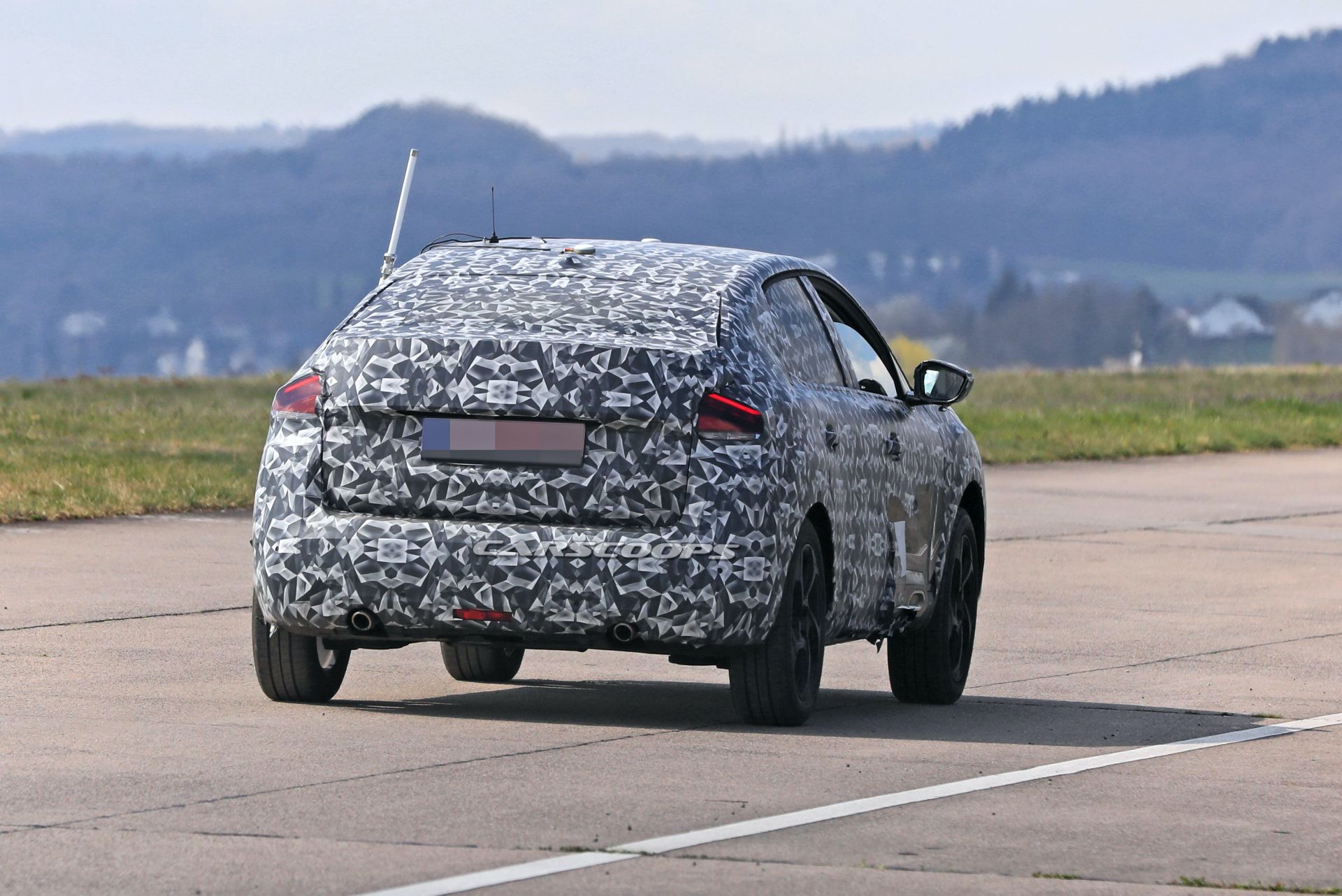 Our Spies Spot 2021 Citroën C4 Aircross Next To Opel Grandland X, Engineers Go Mad