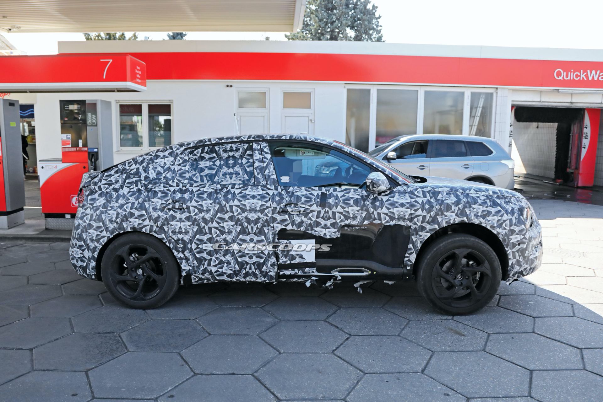 Our Spies Spot 2021 Citroën C4 Aircross Next To Opel Grandland X, Engineers Go Mad