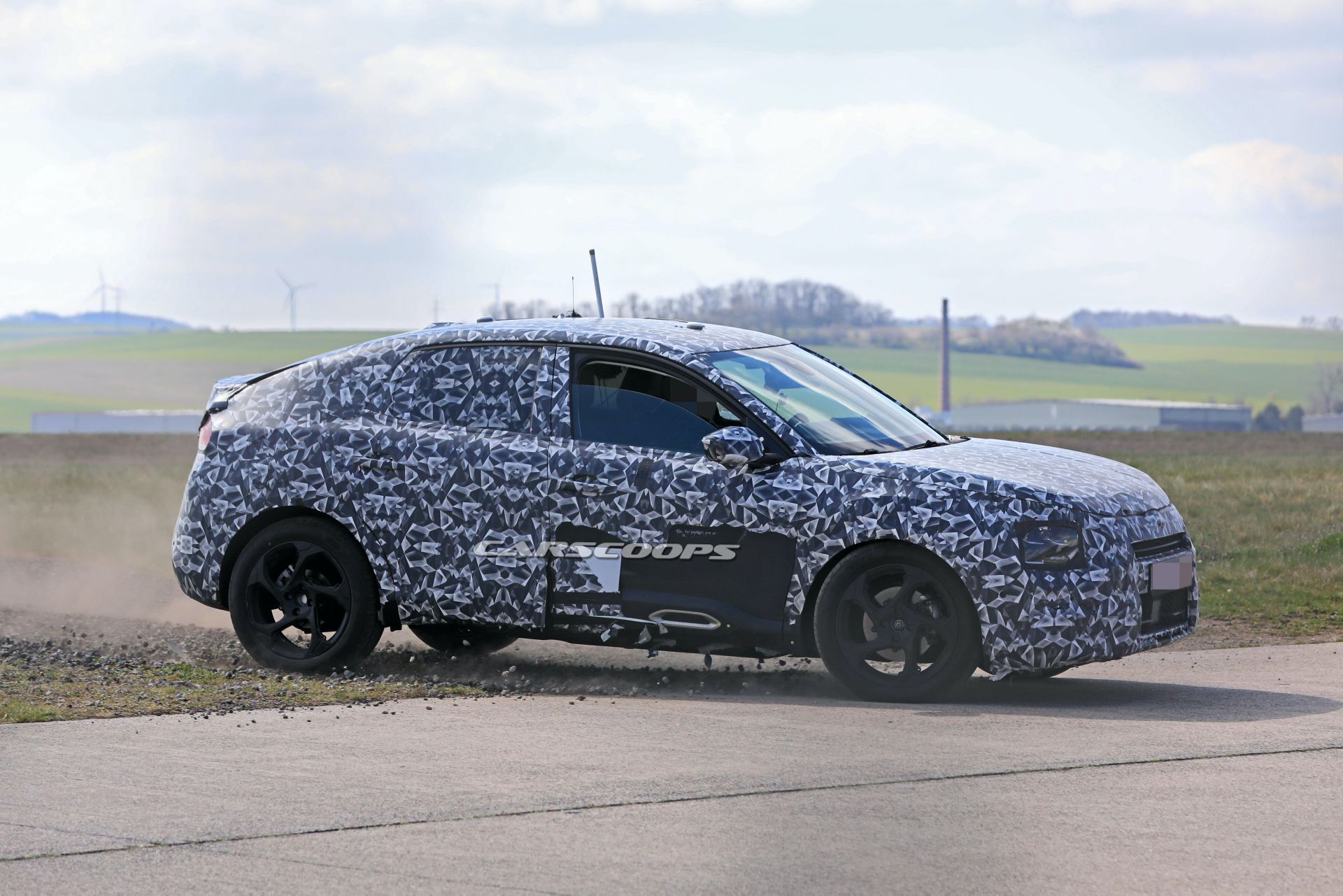 Our Spies Spot 2021 Citroën C4 Aircross Next To Opel Grandland X, Engineers Go Mad
