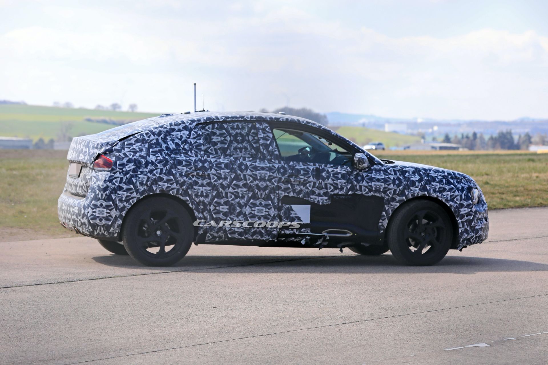 Our Spies Spot 2021 Citroën C4 Aircross Next To Opel Grandland X, Engineers Go Mad