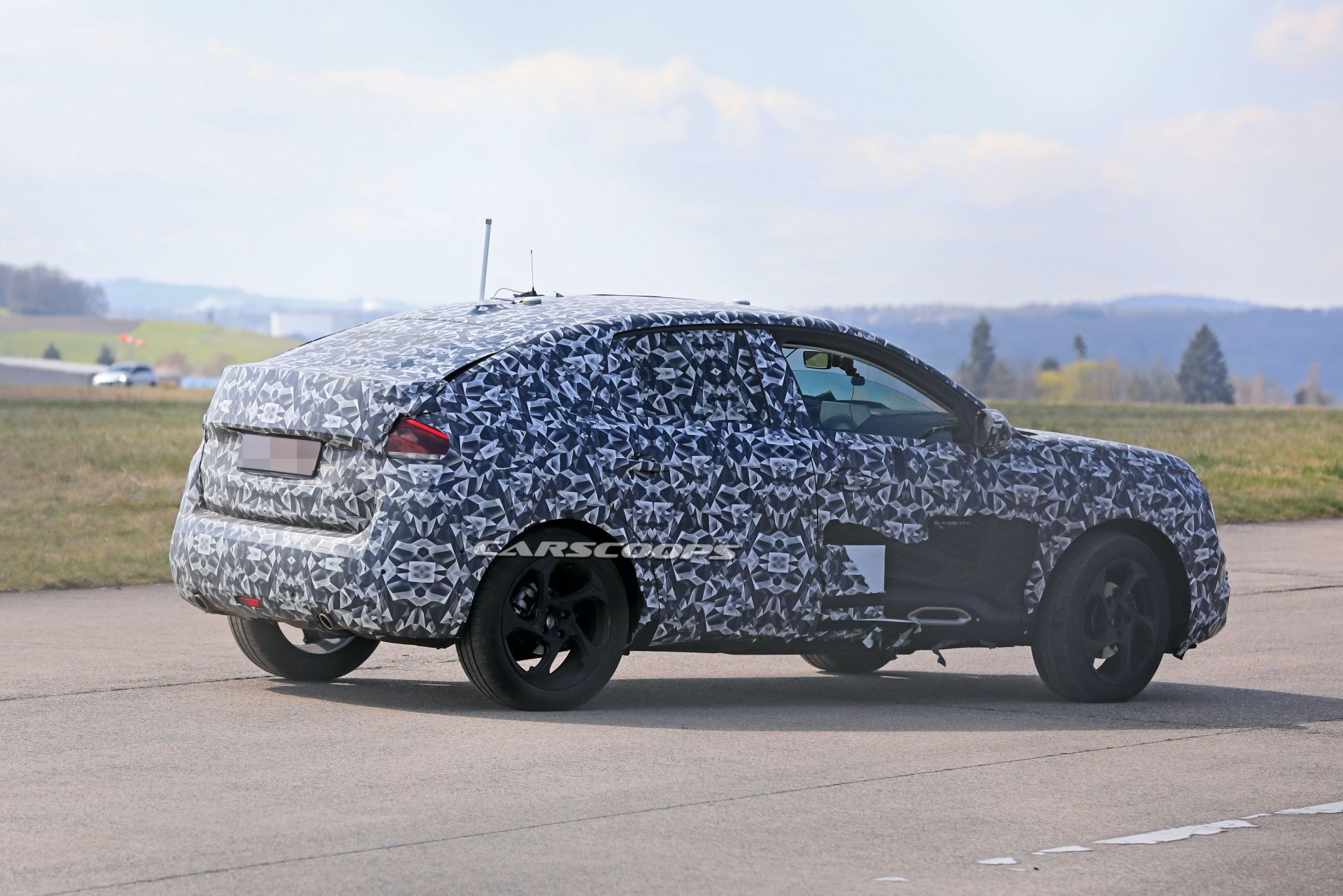 Our Spies Spot 2021 Citroën C4 Aircross Next To Opel Grandland X, Engineers Go Mad