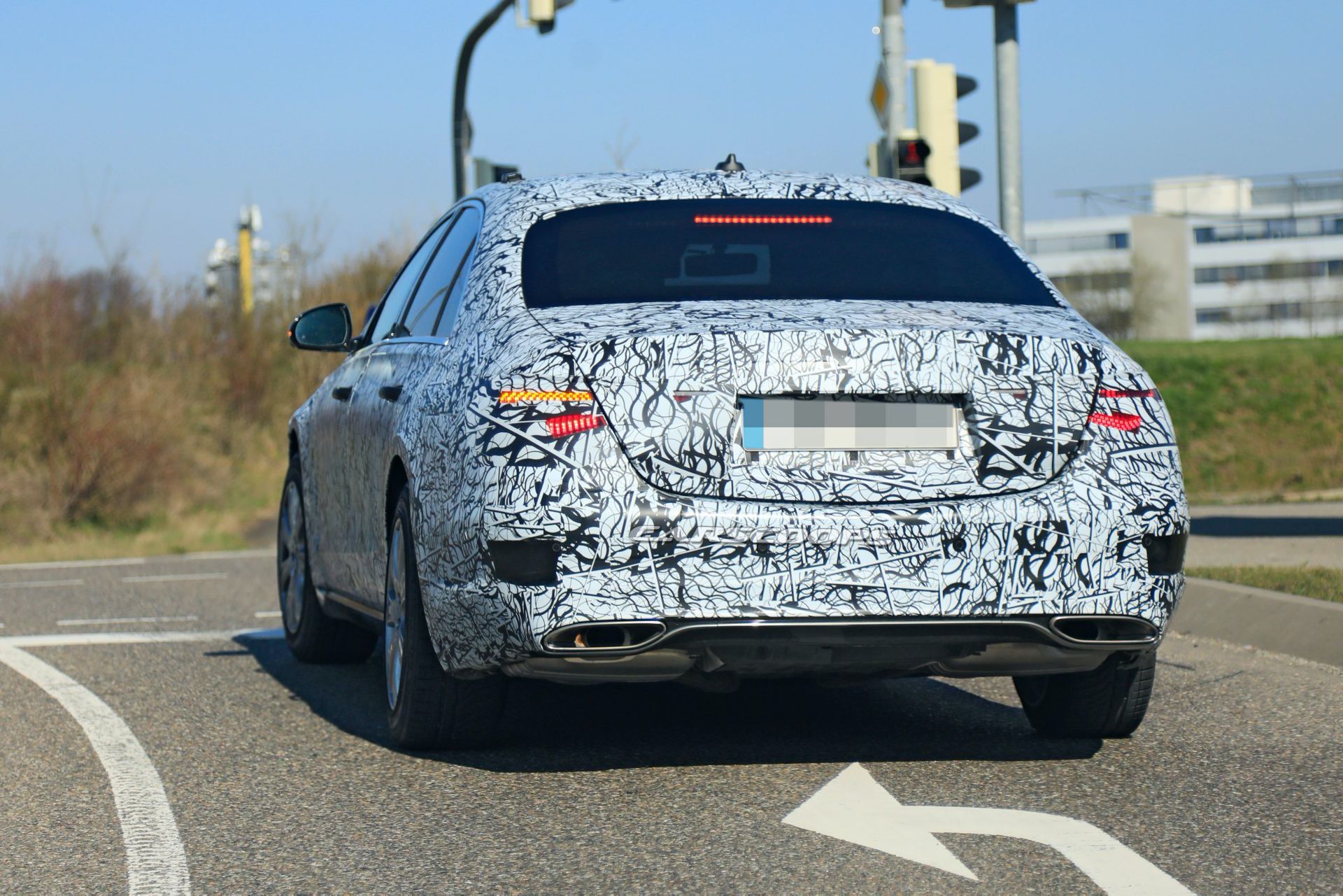 2021 Mercedes-Benz S-Class Guard Armored Prototype Makes Its First Outing