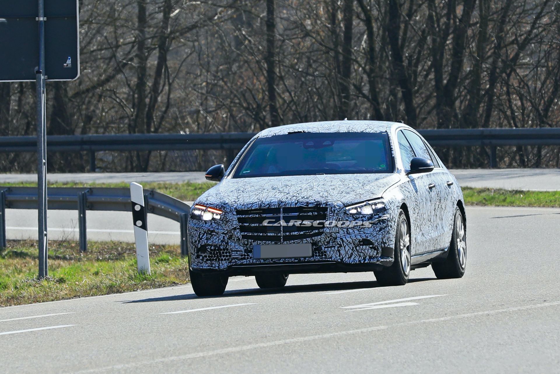 2021 Mercedes-Benz S-Class Guard Armored Prototype Makes Its First Outing