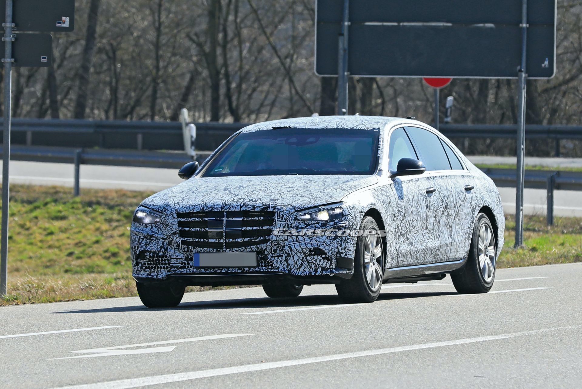 2021 Mercedes-Benz S-Class Guard Armored Prototype Makes Its First Outing