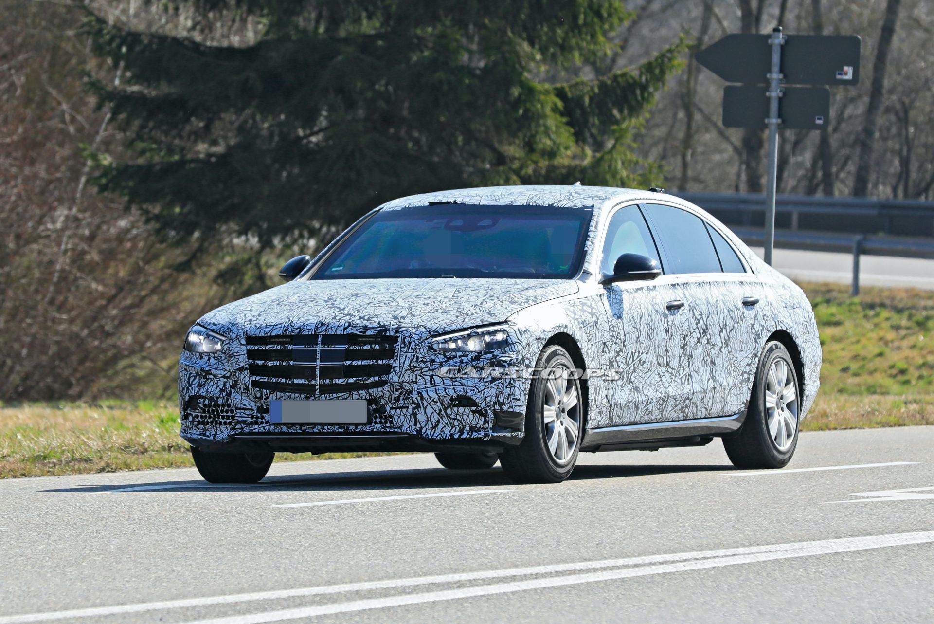 2021 Mercedes-Benz S-Class Guard Armored Prototype Makes Its First Outing