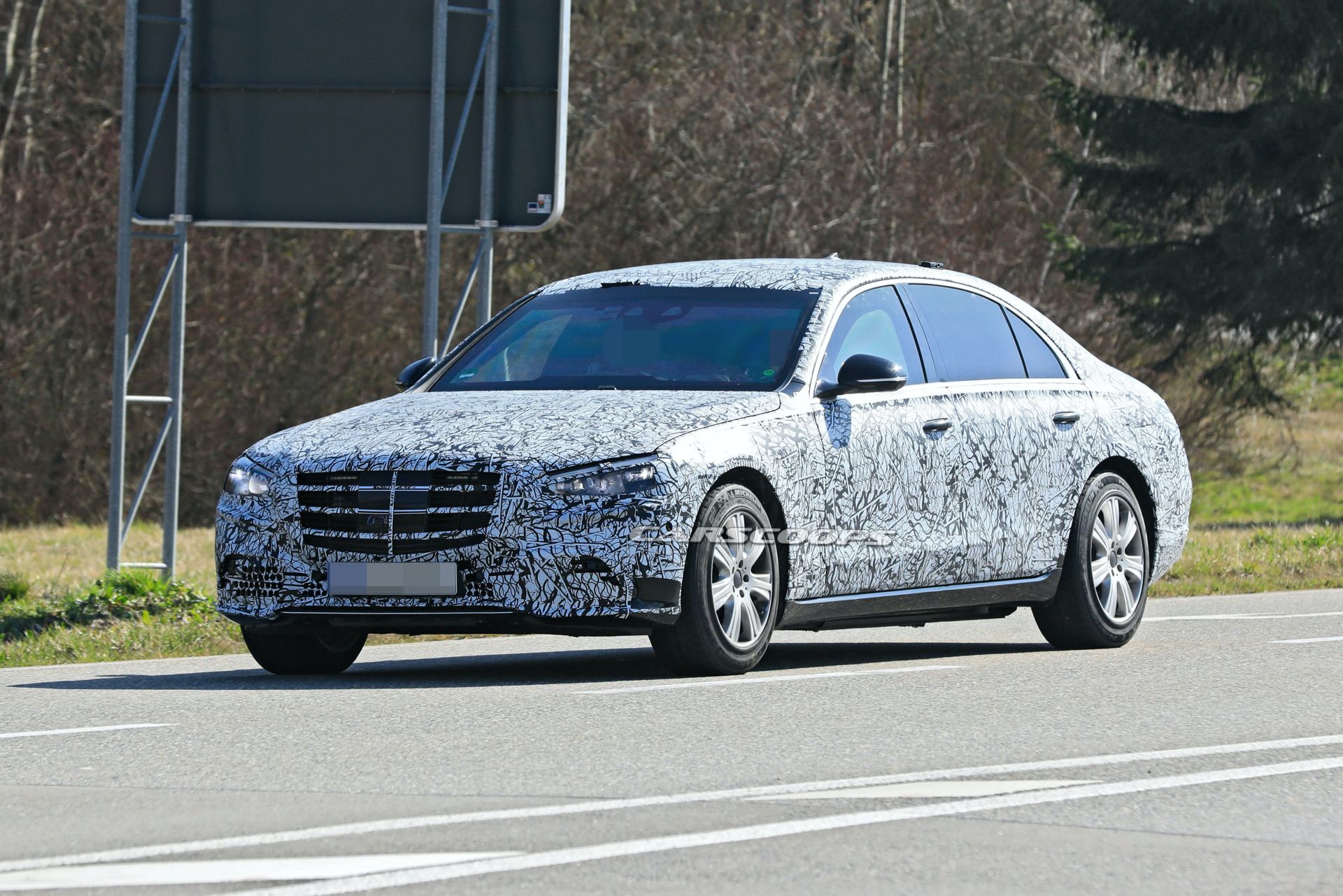 2021 Mercedes-Benz S-Class Guard Armored Prototype Makes Its First Outing