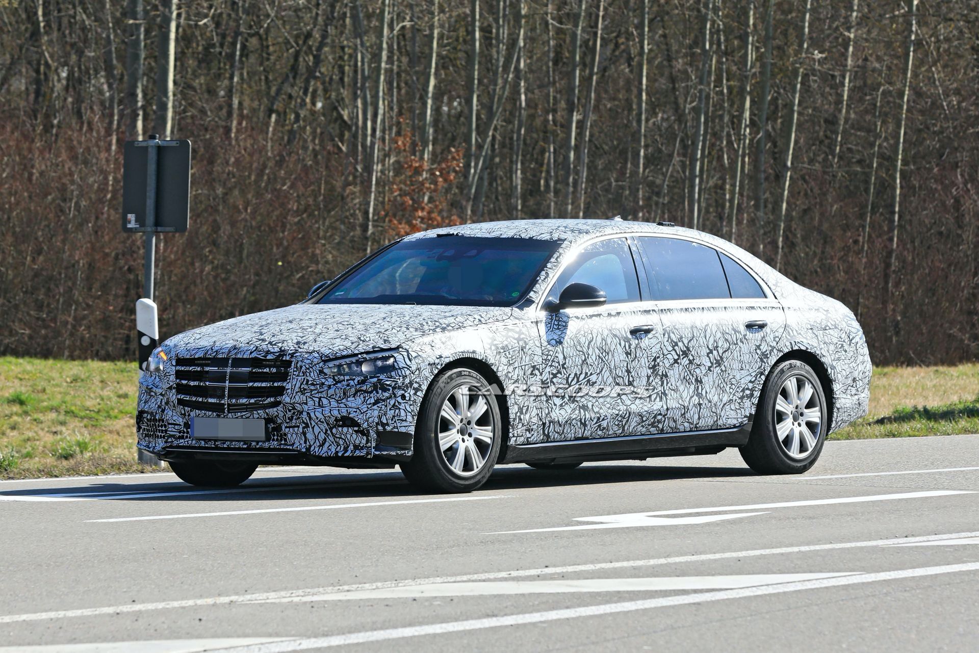 2021 Mercedes-Benz S-Class Guard Armored Prototype Makes Its First Outing