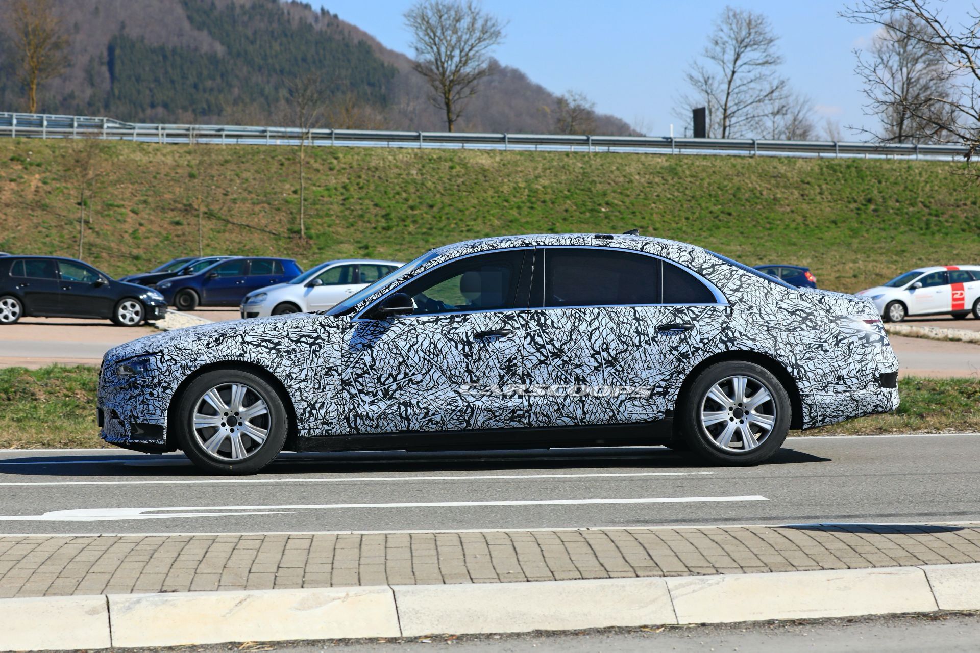 2021 Mercedes-Benz S-Class Guard Armored Prototype Makes Its First Outing