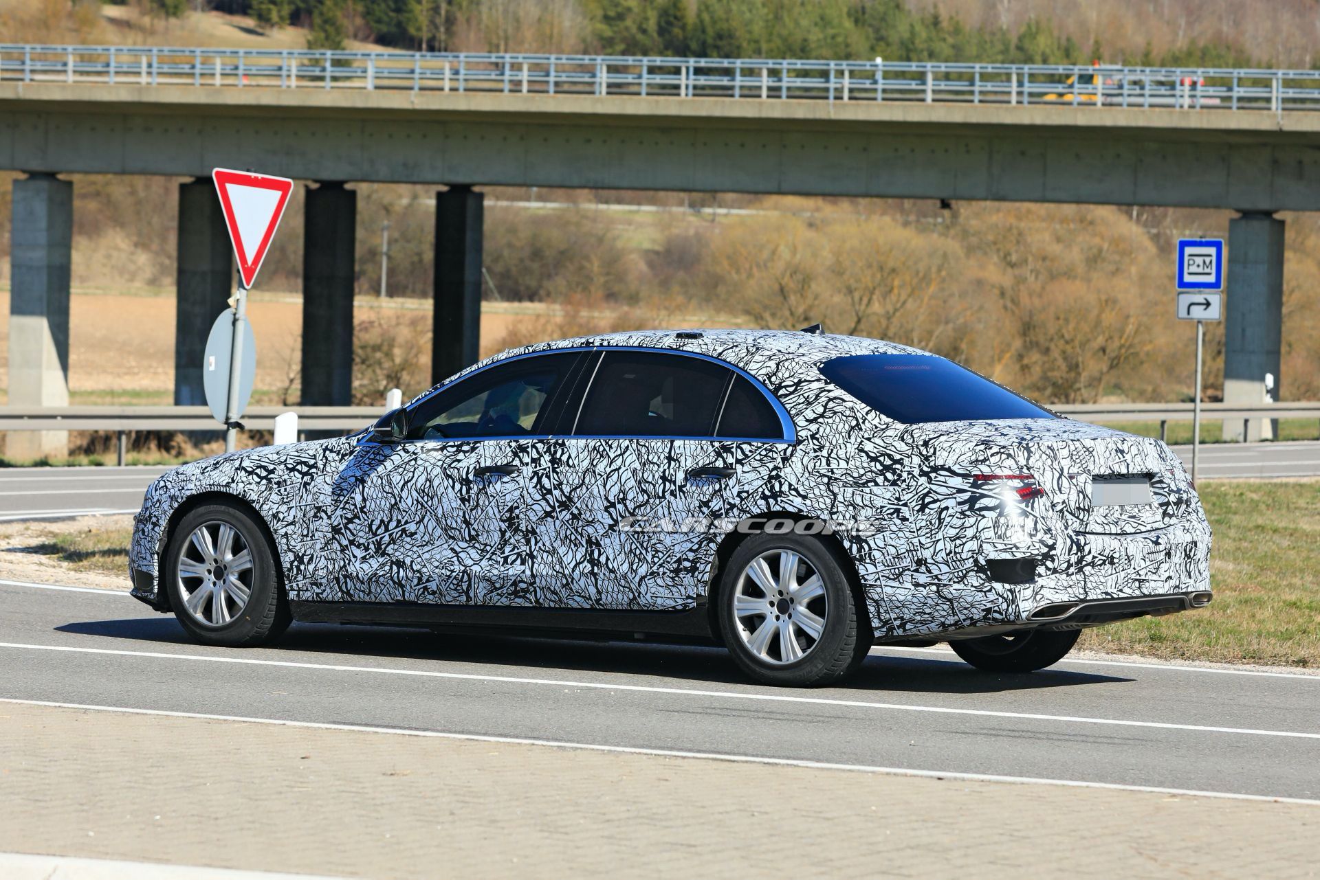 2021 Mercedes-Benz S-Class Guard Armored Prototype Makes Its First Outing