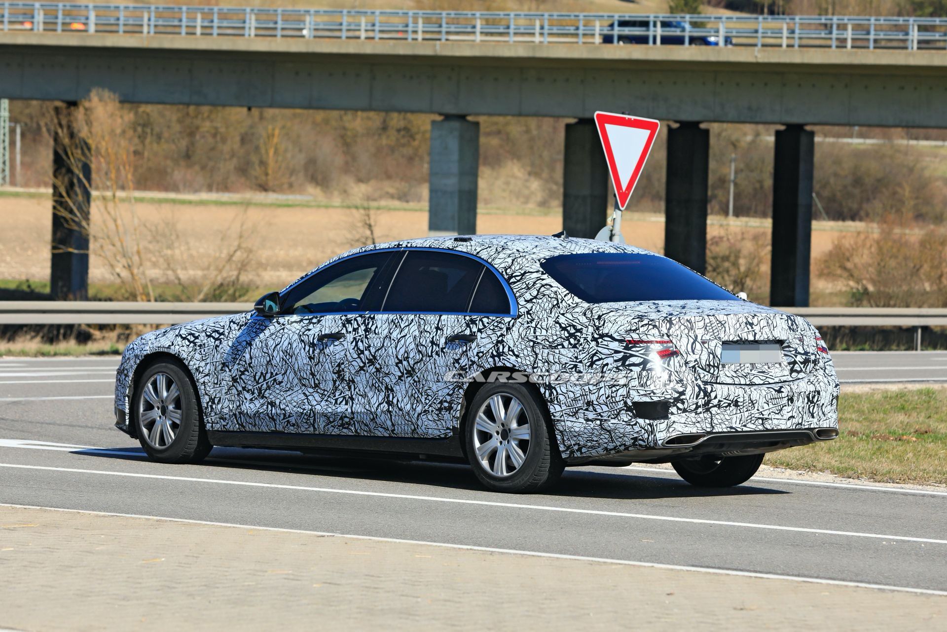 2021 Mercedes-Benz S-Class Guard Armored Prototype Makes Its First Outing
