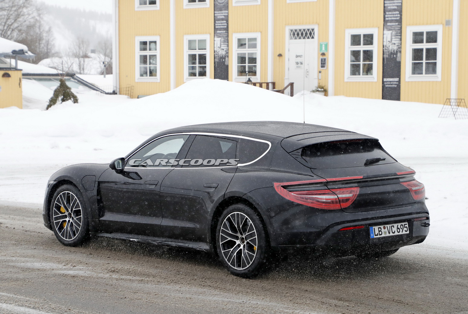 The 2021 Porsche Taycan Cross Turismo Could Be All The EV You’ll Ever Need