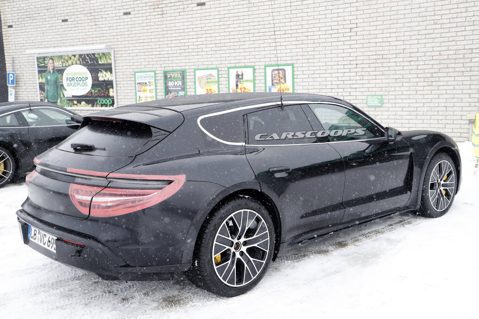 The 2021 Porsche Taycan Cross Turismo Could Be All The EV You’ll Ever Need