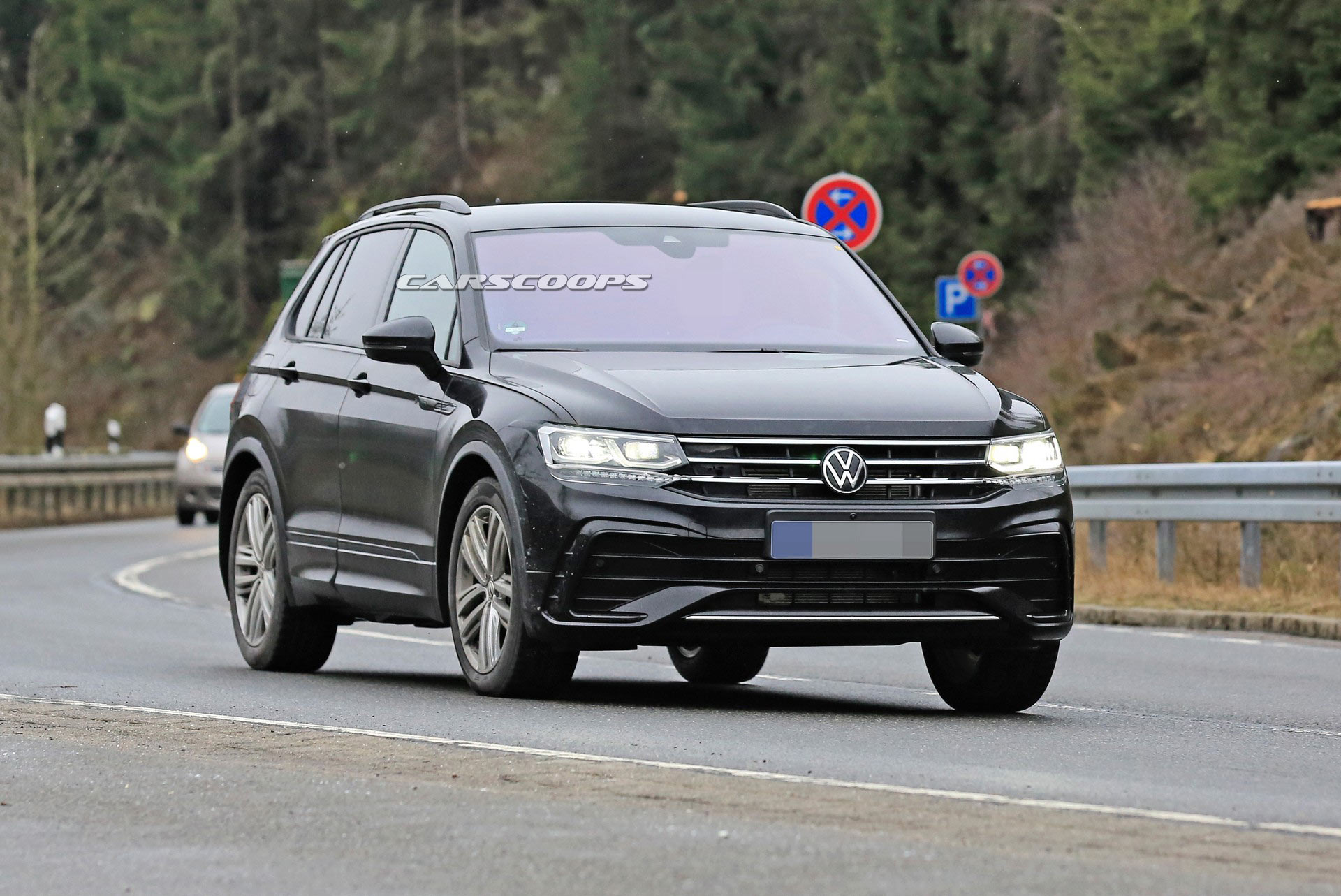 2021 VW Tiguan Drops Nearly All Camouflage And Shows Off Its Sportier Styling