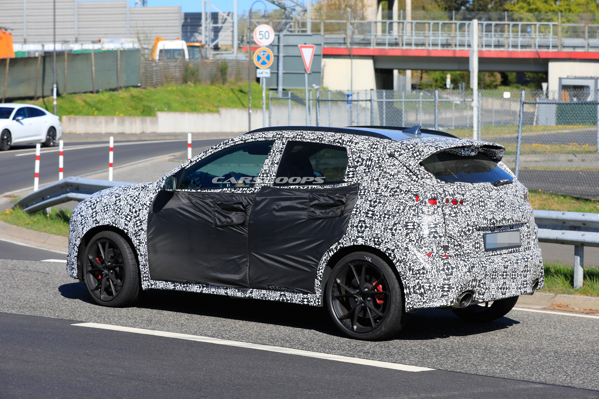2021 Hyundai Kona N Starts Losing Camo, Looks More Like A Hot Hatch Than Crossover