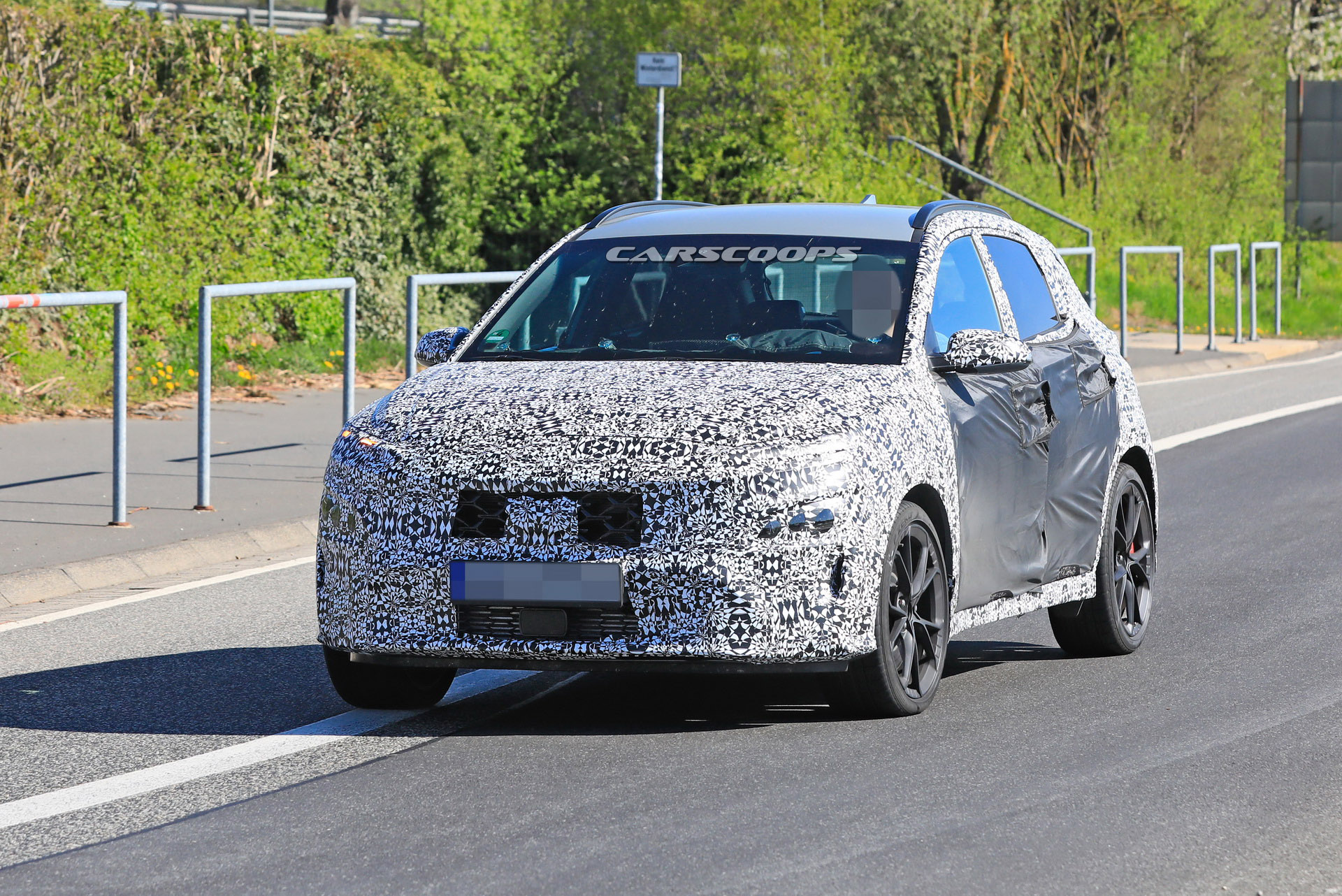 2021 Hyundai Kona N Starts Losing Camo, Looks More Like A Hot Hatch Than Crossover