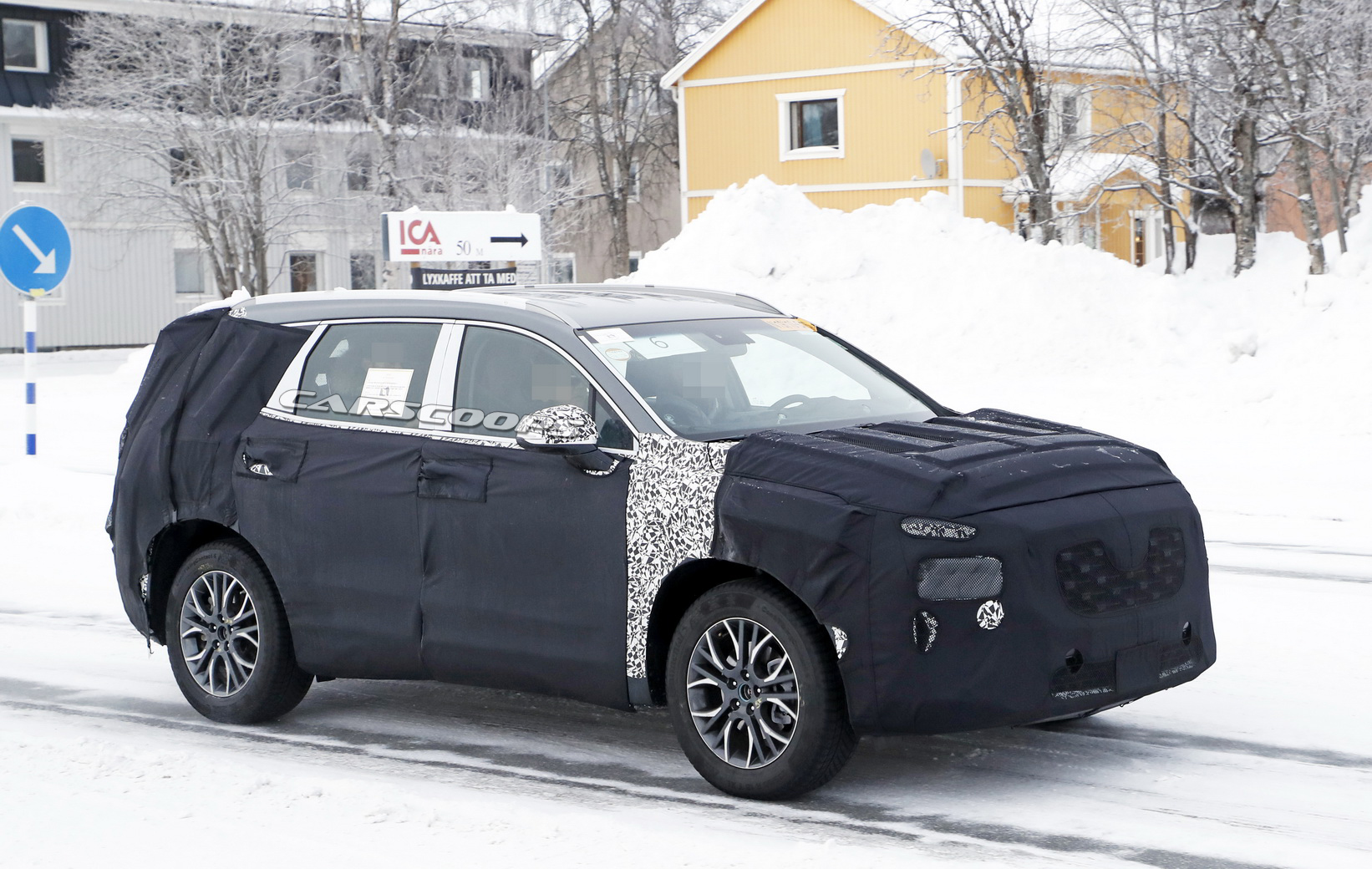 Alright 2022 Hyundai Santa Fe, Maybe It’s Time You Drop The Heavy Camo