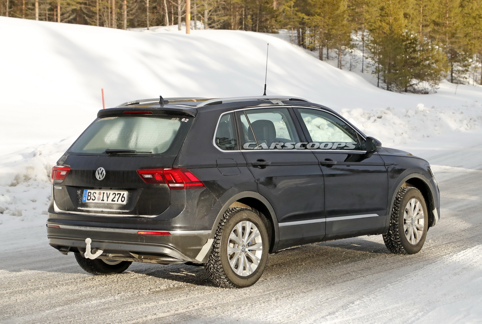 2021 VW Tiguan Facelift Spied In Plug-in Hybrid GTE Form ...