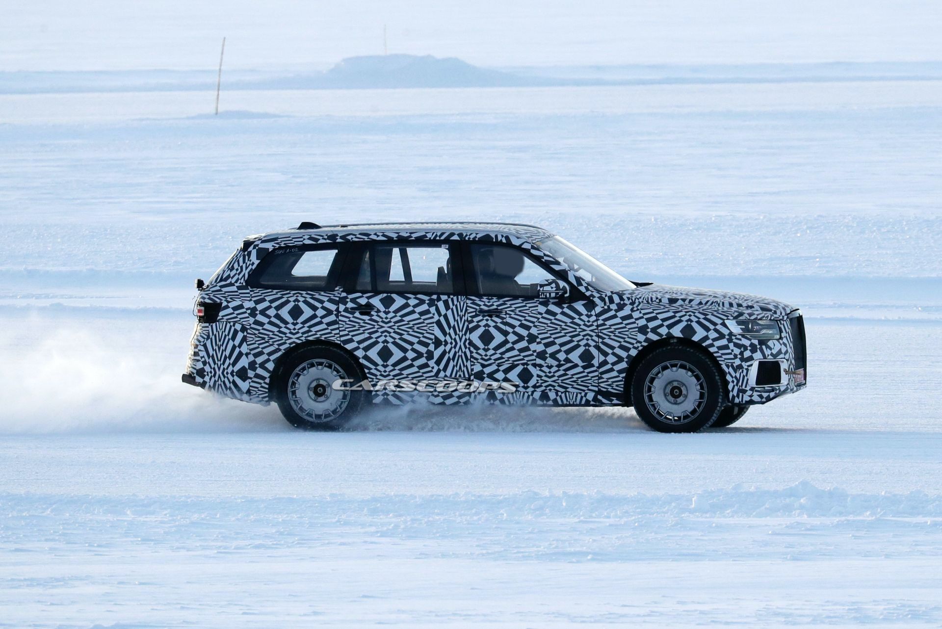 Putin’s Limo Maker Spied Testing The 2022 Aurus Komendant Luxury SUV