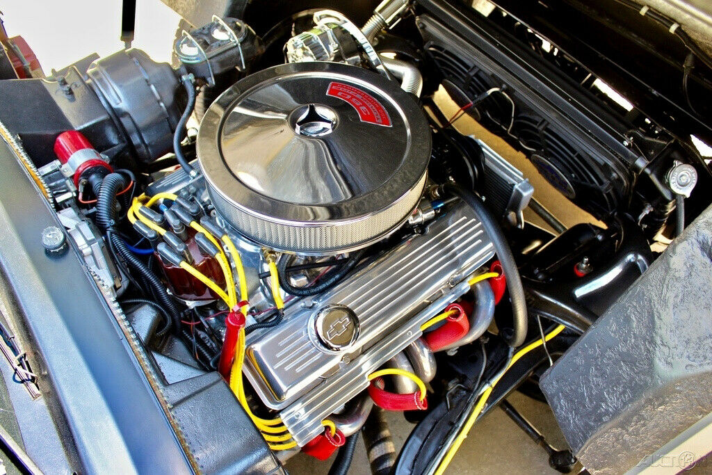 Meet The Chevrodge Viperette: A ’76 Corvette Pretending To Be A Viper